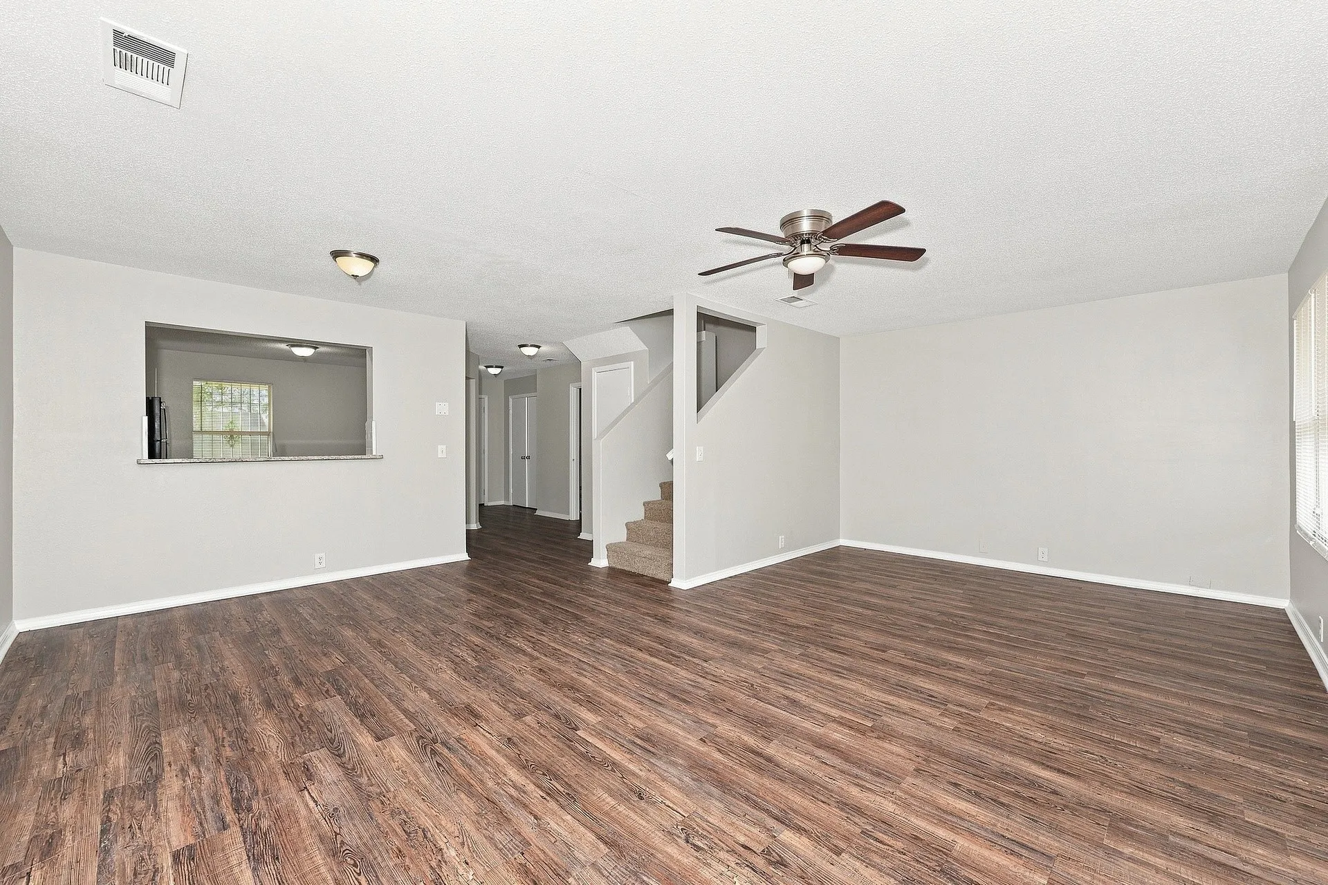 Single Family Residence For Rent in Dallas County , 846 Trinity Lane, Dallas, Texas 75241, 3 Bedroom, 3 Bathroom, 1 Garage spaces, 1,656 Sqft, built in 2004, mls#21373584, Real Estate Agent in Dallas, Homes For Rent in Dallas county, Homes For Rent in Dallas, Realtor in Dallas Texas, Real Estate Brokerage Independent Realty Texas, Luminita Cordes Realtor