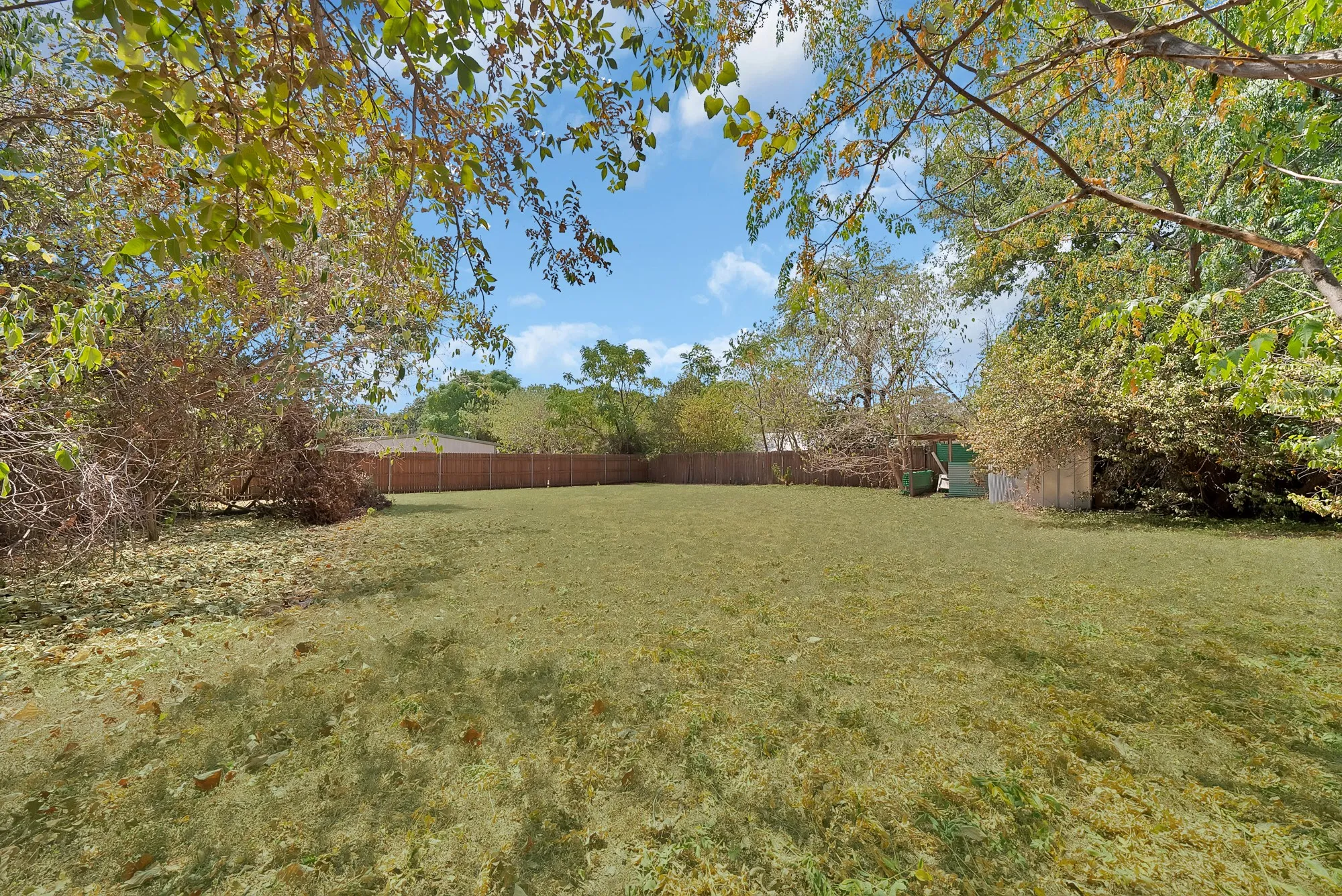 Single Family Residence For Sale in Tarrant County , 515 Frontier Street, River Oaks, Texas 76114, 2 Bedroom, 1 Bathroom, Garage spaces, 1,276 Sqft, built in 1941, mls#21373573, Real Estate Agent in River Oaks, Homes For Sale in Tarrant county, Homes For Sale in River Oaks, Realtor in River Oaks Texas, Real Estate Brokerage Independent Realty Texas, Luminita Cordes Realtor