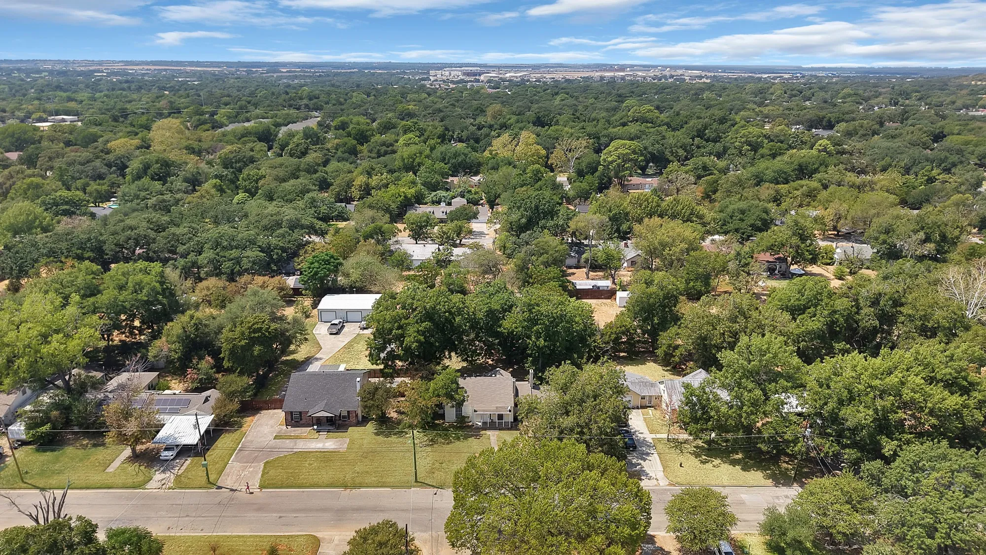Single Family Residence For Sale in Tarrant County , 515 Frontier Street, River Oaks, Texas 76114, 2 Bedroom, 1 Bathroom, Garage spaces, 1,276 Sqft, built in 1941, mls#21373573, Real Estate Agent in River Oaks, Homes For Sale in Tarrant county, Homes For Sale in River Oaks, Realtor in River Oaks Texas, Real Estate Brokerage Independent Realty Texas, Luminita Cordes Realtor