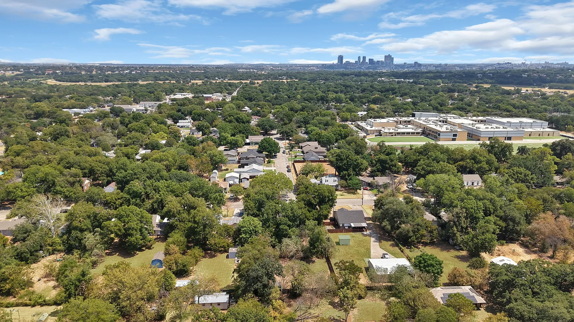 Single Family Residence For Sale in Tarrant County , 515 Frontier Street, River Oaks, Texas 76114, 2 Bedroom, 1 Bathroom, Garage spaces, 1,276 Sqft, built in 1941, mls#21373573, Real Estate Agent in River Oaks, Homes For Sale in Tarrant county, Homes For Sale in River Oaks, Realtor in River Oaks Texas, Real Estate Brokerage Independent Realty Texas, Luminita Cordes Realtor