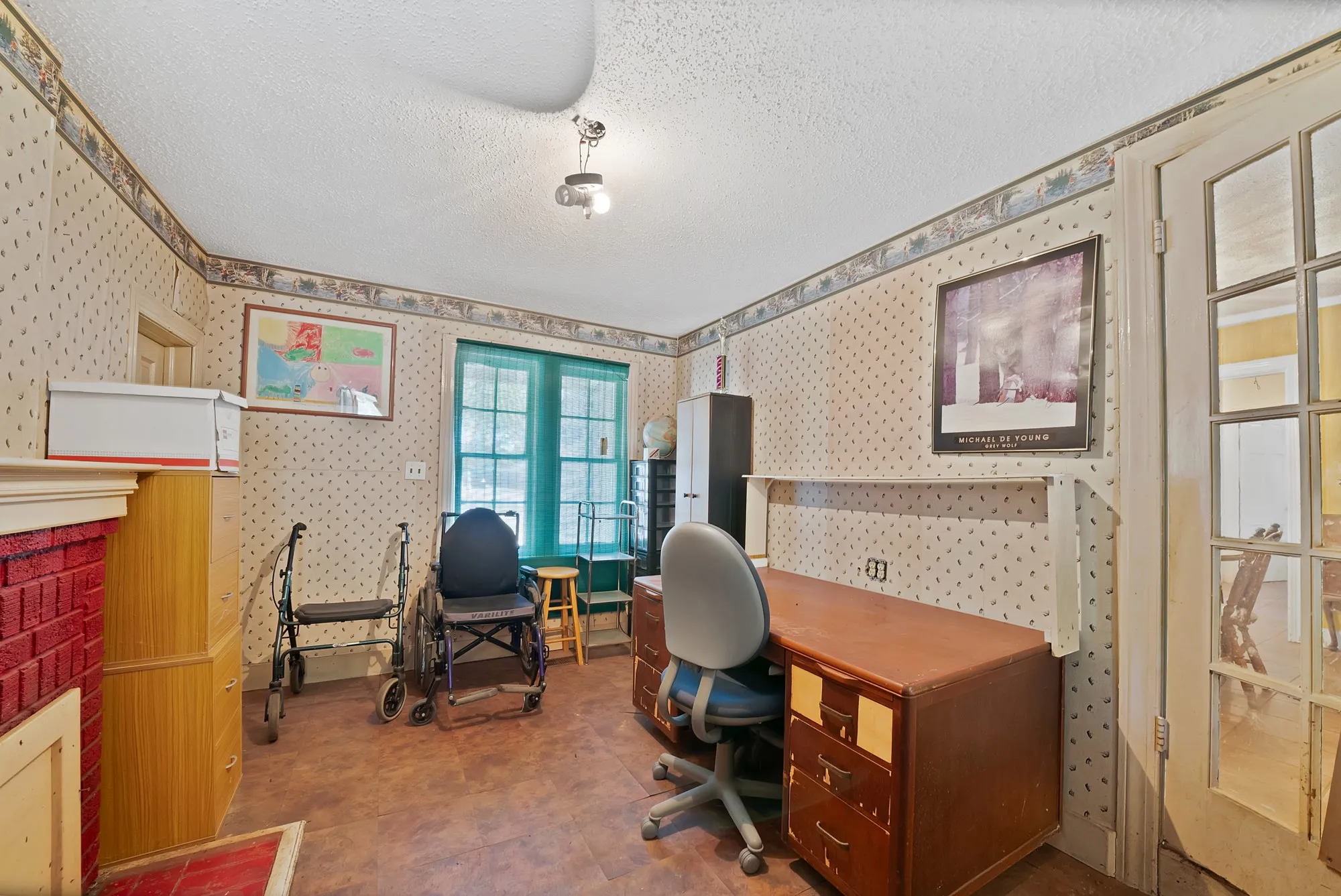 Single Family Residence For Sale in Tarrant County , 515 Frontier Street, River Oaks, Texas 76114, 2 Bedroom, 1 Bathroom, Garage spaces, 1,276 Sqft, built in 1941, mls#21373573, Real Estate Agent in River Oaks, Homes For Sale in Tarrant county, Homes For Sale in River Oaks, Realtor in River Oaks Texas, Real Estate Brokerage Independent Realty Texas, Luminita Cordes Realtor