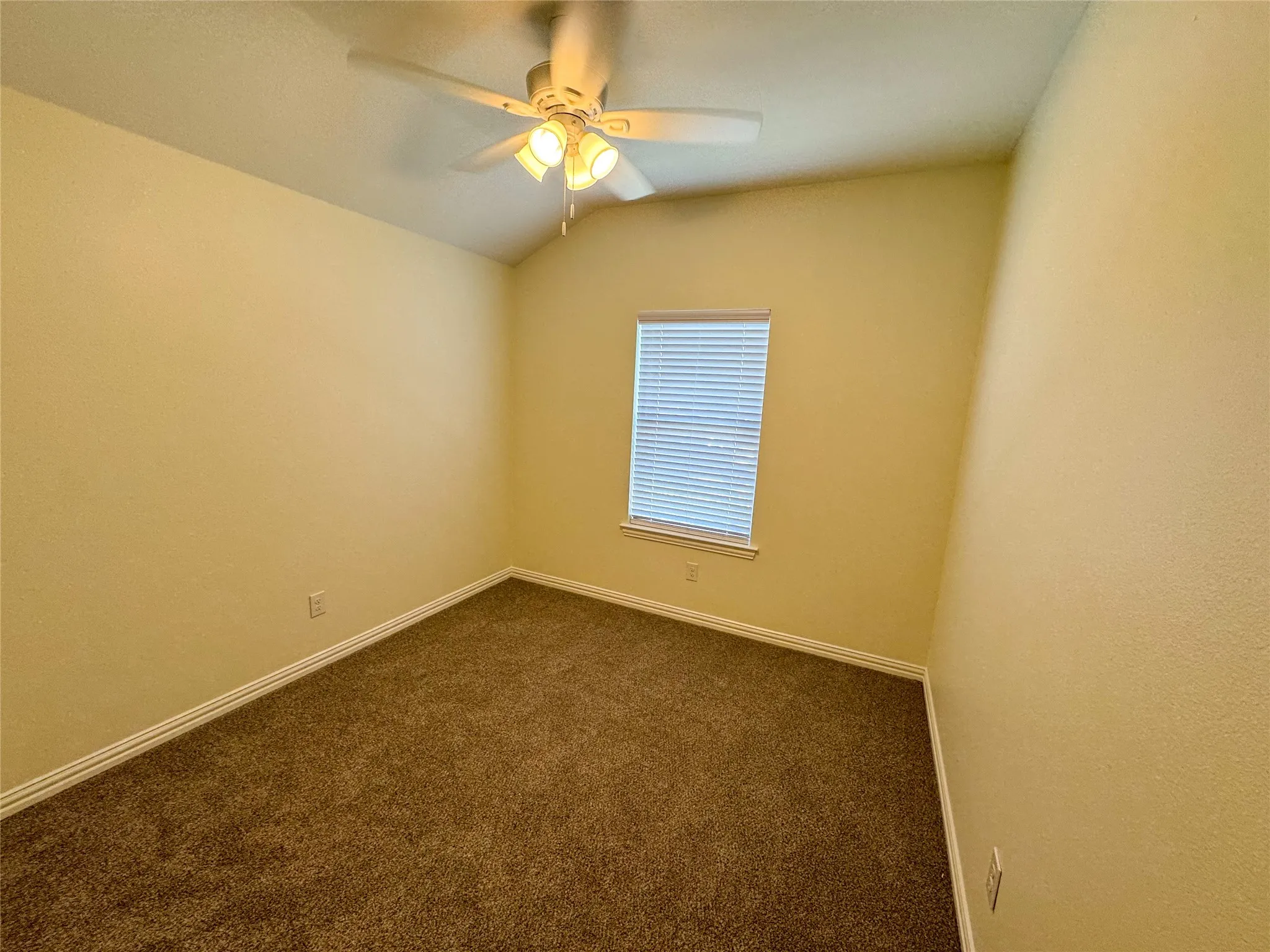 Single Family Residence For Rent in Grayson County , 3409 Sandstone Drive, Sherman, Texas 75092, 3 Bedroom, 2 Bathroom, 2 Garage spaces, 1,483 Sqft, built in 2019, mls#21373595, Real Estate Agent in Sherman, Homes For Rent in Grayson county, Homes For Rent in Sherman, Realtor in Sherman Texas, Real Estate Brokerage Independent Realty Texas, Luminita Cordes Realtor