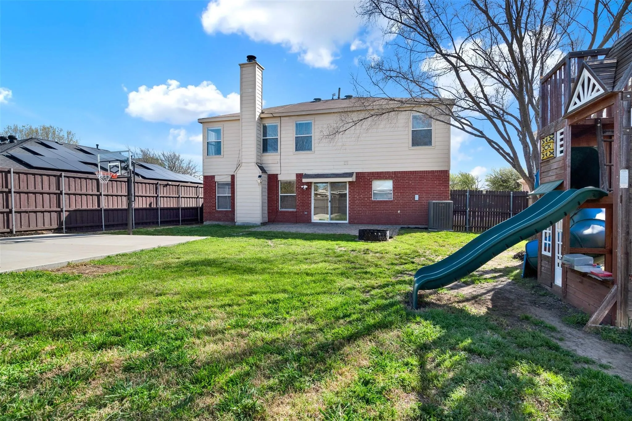 Single Family Residence For Sale in Denton County , 2117 Breanna Way, Little Elm, Texas 75068, 4 Bedroom, 3 Bathroom, 2 Garage spaces, 2,105 Sqft, built in 2001, mls#21372831, Real Estate Agent in Little Elm, Homes For Sale in Denton county, Homes For Sale in Little Elm, Realtor in Little Elm Texas, Real Estate Brokerage Independent Realty Texas, Luminita Cordes Realtor