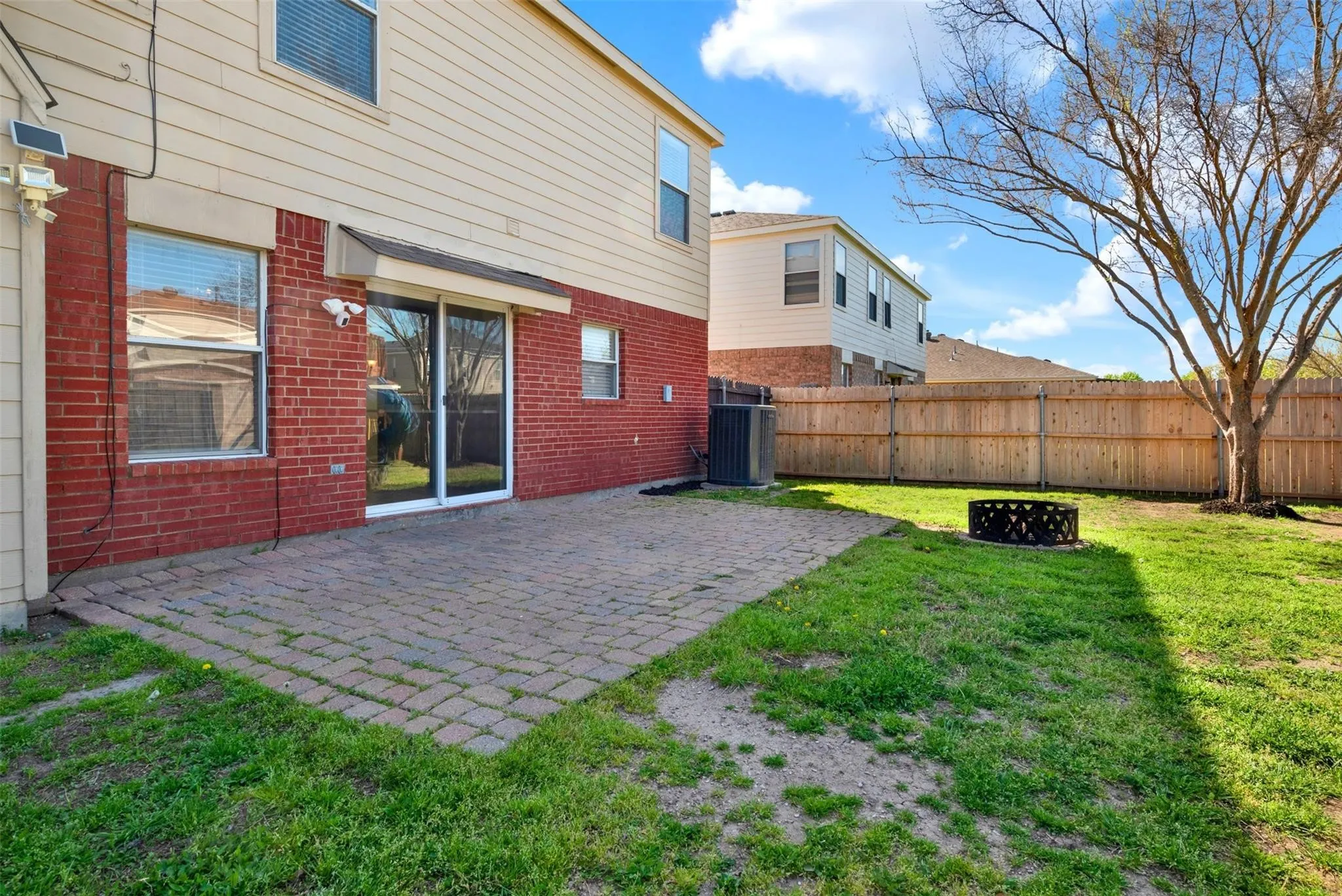 Single Family Residence For Sale in Denton County , 2117 Breanna Way, Little Elm, Texas 75068, 4 Bedroom, 3 Bathroom, 2 Garage spaces, 2,105 Sqft, built in 2001, mls#21372831, Real Estate Agent in Little Elm, Homes For Sale in Denton county, Homes For Sale in Little Elm, Realtor in Little Elm Texas, Real Estate Brokerage Independent Realty Texas, Luminita Cordes Realtor