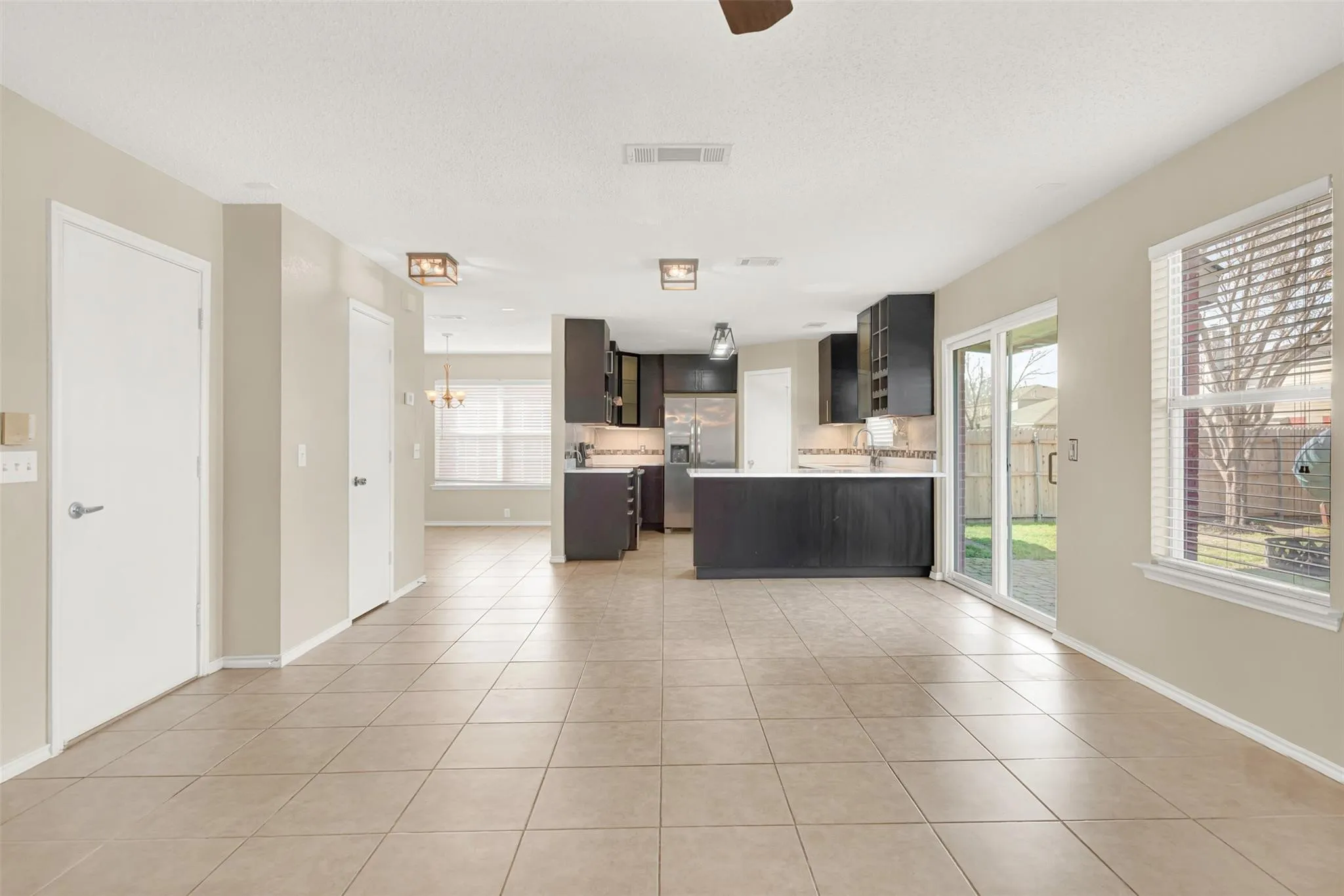 Single Family Residence For Sale in Denton County , 2117 Breanna Way, Little Elm, Texas 75068, 4 Bedroom, 3 Bathroom, 2 Garage spaces, 2,105 Sqft, built in 2001, mls#21372831, Real Estate Agent in Little Elm, Homes For Sale in Denton county, Homes For Sale in Little Elm, Realtor in Little Elm Texas, Real Estate Brokerage Independent Realty Texas, Luminita Cordes Realtor