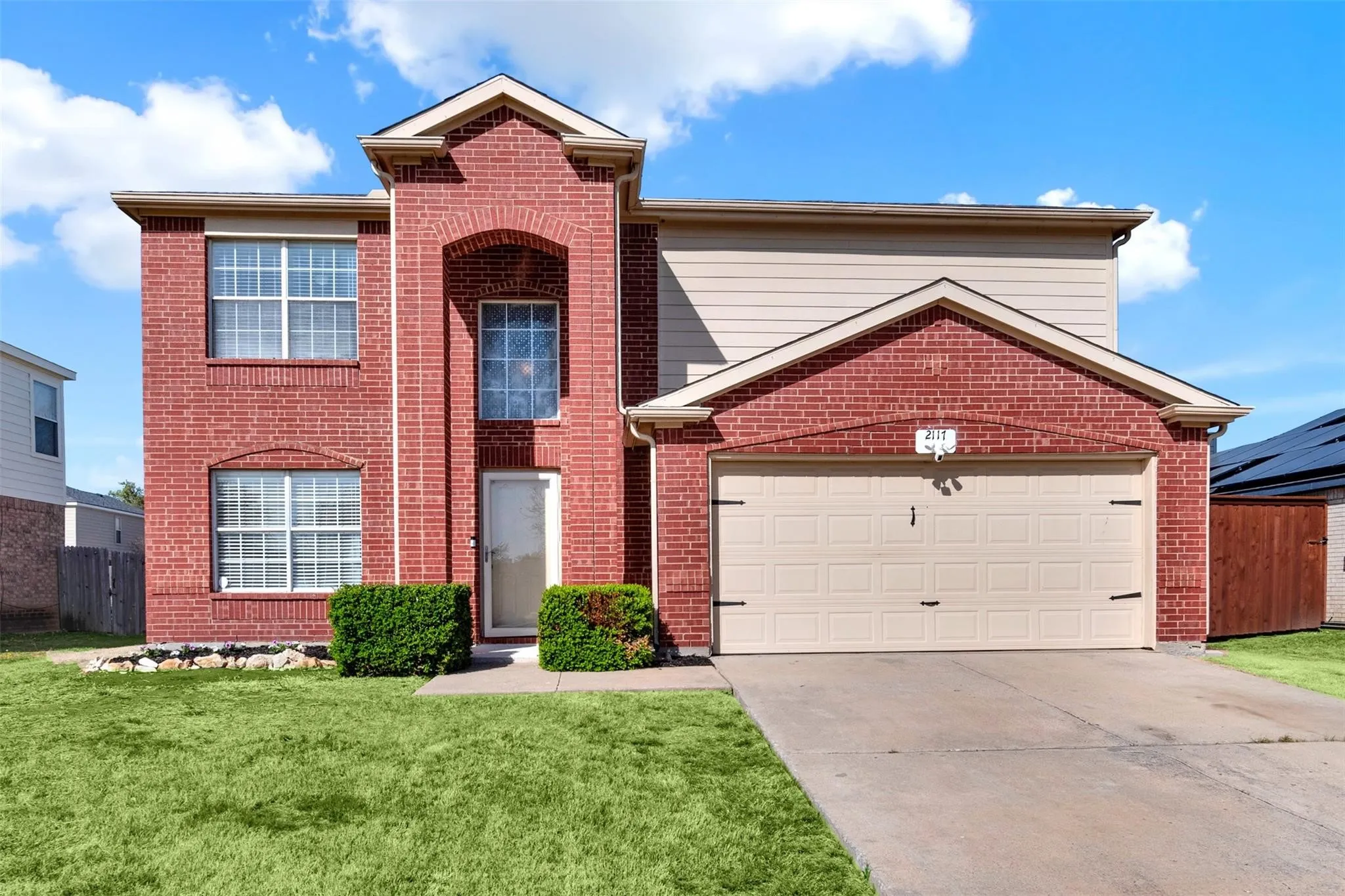 Single Family Residence For Sale in Denton County , 2117 Breanna Way, Little Elm, Texas 75068, 4 Bedroom, 3 Bathroom, 2 Garage spaces, 2,105 Sqft, built in 2001, mls#21372831, Real Estate Agent in Little Elm, Homes For Sale in Denton county, Homes For Sale in Little Elm, Realtor in Little Elm Texas, Real Estate Brokerage Independent Realty Texas, Luminita Cordes Realtor