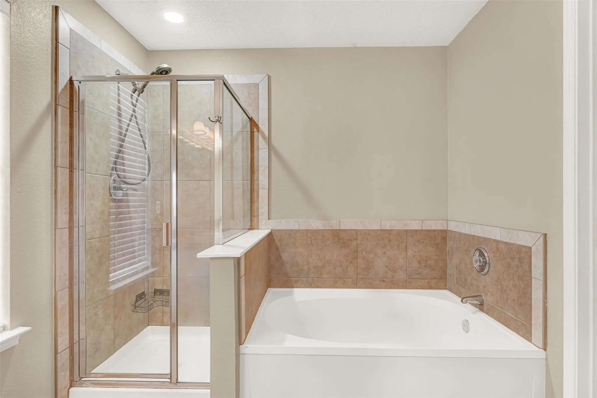 Single Family Residence For Sale in Denton County , 2117 Breanna Way, Little Elm, Texas 75068, 4 Bedroom, 3 Bathroom, 2 Garage spaces, 2,105 Sqft, built in 2001, mls#21372831, Real Estate Agent in Little Elm, Homes For Sale in Denton county, Homes For Sale in Little Elm, Realtor in Little Elm Texas, Real Estate Brokerage Independent Realty Texas, Luminita Cordes Realtor
