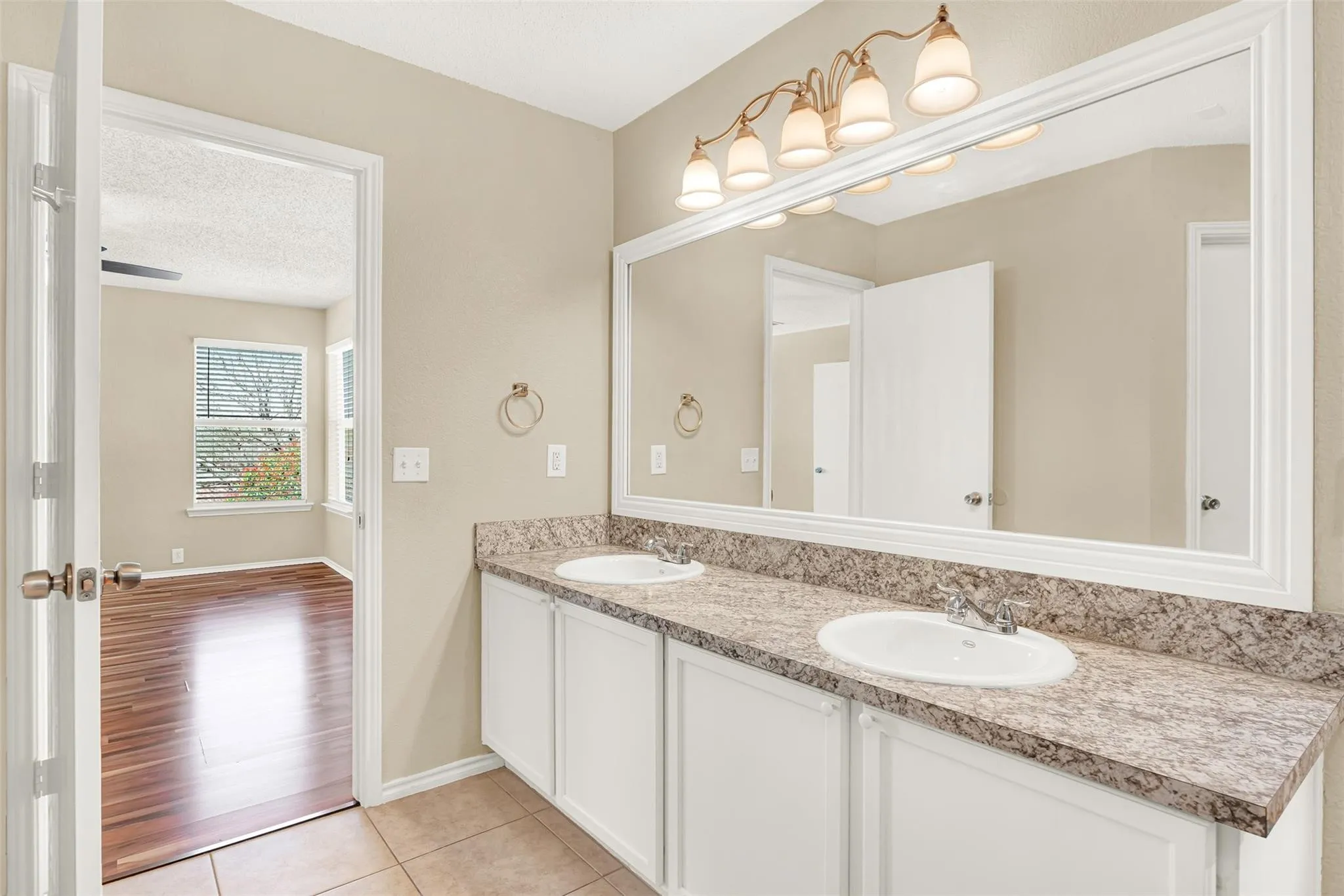 Single Family Residence For Sale in Denton County , 2117 Breanna Way, Little Elm, Texas 75068, 4 Bedroom, 3 Bathroom, 2 Garage spaces, 2,105 Sqft, built in 2001, mls#21372831, Real Estate Agent in Little Elm, Homes For Sale in Denton county, Homes For Sale in Little Elm, Realtor in Little Elm Texas, Real Estate Brokerage Independent Realty Texas, Luminita Cordes Realtor