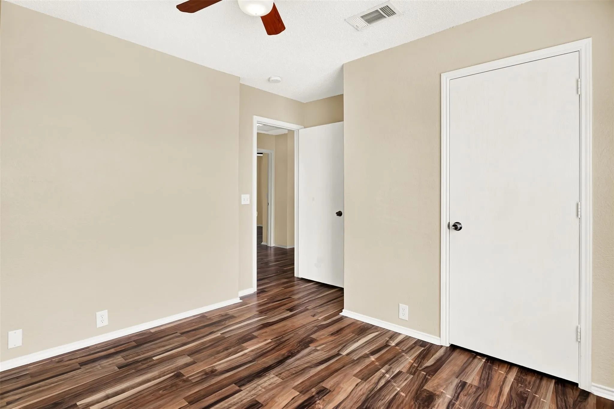 Single Family Residence For Sale in Denton County , 2117 Breanna Way, Little Elm, Texas 75068, 4 Bedroom, 3 Bathroom, 2 Garage spaces, 2,105 Sqft, built in 2001, mls#21372831, Real Estate Agent in Little Elm, Homes For Sale in Denton county, Homes For Sale in Little Elm, Realtor in Little Elm Texas, Real Estate Brokerage Independent Realty Texas, Luminita Cordes Realtor
