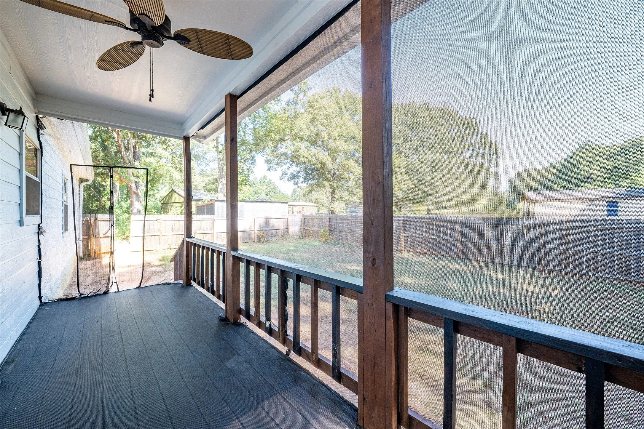 Single Family Residence For Sale in Cherokee County , 629 El Paso, Bullard, Texas 75757, 3 Bedroom, 2 Bathroom, Garage spaces, 1,083 Sqft, built in 2020, mls#21373580, Real Estate Agent in Bullard, Homes For Sale in Cherokee county, Homes For Sale in Bullard, Realtor in Bullard Texas, Real Estate Brokerage Independent Realty Texas, Luminita Cordes Realtor