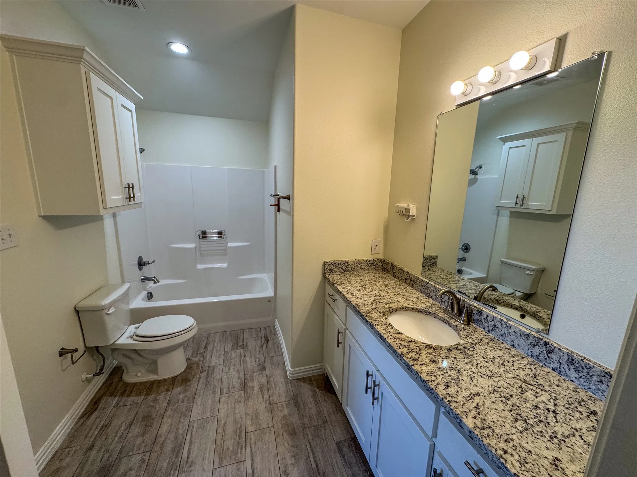Single Family Residence For Sale in Grayson County , 3409 Sandstone Drive, Sherman, Texas 75092, 3 Bedroom, 2 Bathroom, 2 Garage spaces, 1,483 Sqft, built in 2019, mls#21373603, Real Estate Agent in Sherman, Homes For Sale in Grayson county, Homes For Sale in Sherman, Realtor in Sherman Texas, Real Estate Brokerage Independent Realty Texas, Luminita Cordes Realtor
