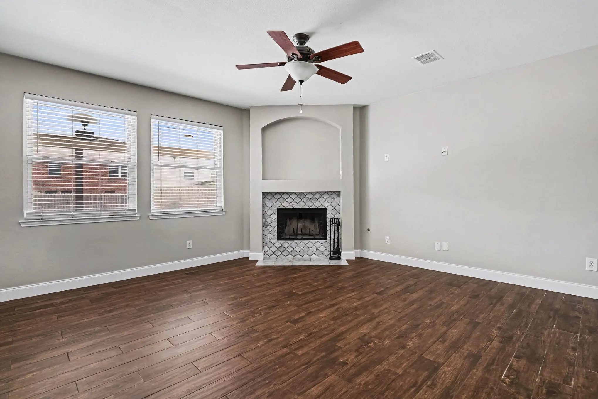 Single Family Residence For Sale in Tarrant County , 5400 Sonoma Drive, Fort Worth, Texas 76244, 4 Bedroom, 3 Bathroom, 2 Garage spaces, 2,496 Sqft, built in 2003, mls#21373018, Real Estate Agent in Fort Worth, Homes For Sale in Tarrant county, Homes For Sale in Fort Worth, Realtor in Fort Worth Texas, Real Estate Brokerage Independent Realty Texas, Luminita Cordes Realtor