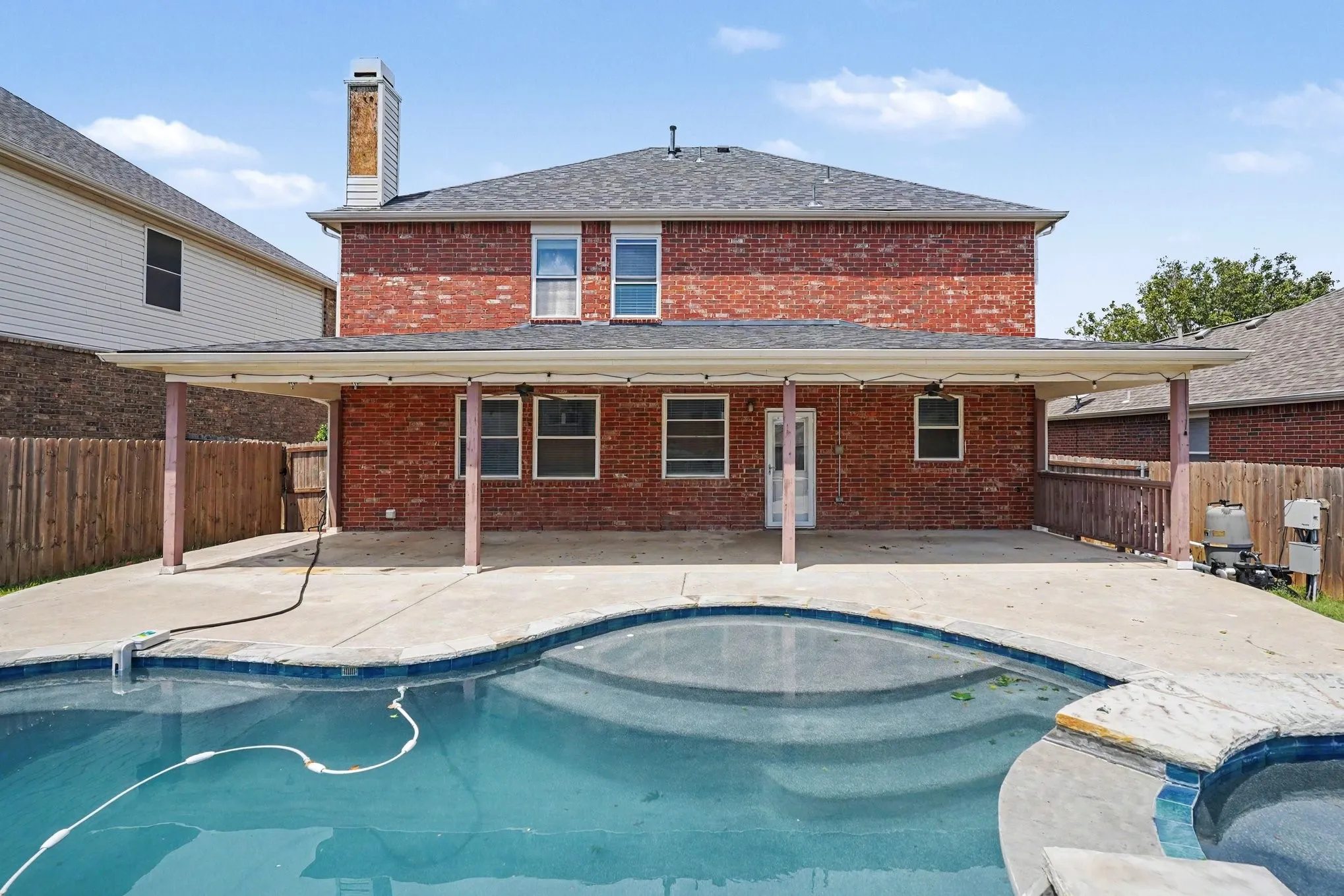 Single Family Residence For Sale in Tarrant County , 5400 Sonoma Drive, Fort Worth, Texas 76244, 4 Bedroom, 3 Bathroom, 2 Garage spaces, 2,496 Sqft, built in 2003, mls#21373018, Real Estate Agent in Fort Worth, Homes For Sale in Tarrant county, Homes For Sale in Fort Worth, Realtor in Fort Worth Texas, Real Estate Brokerage Independent Realty Texas, Luminita Cordes Realtor