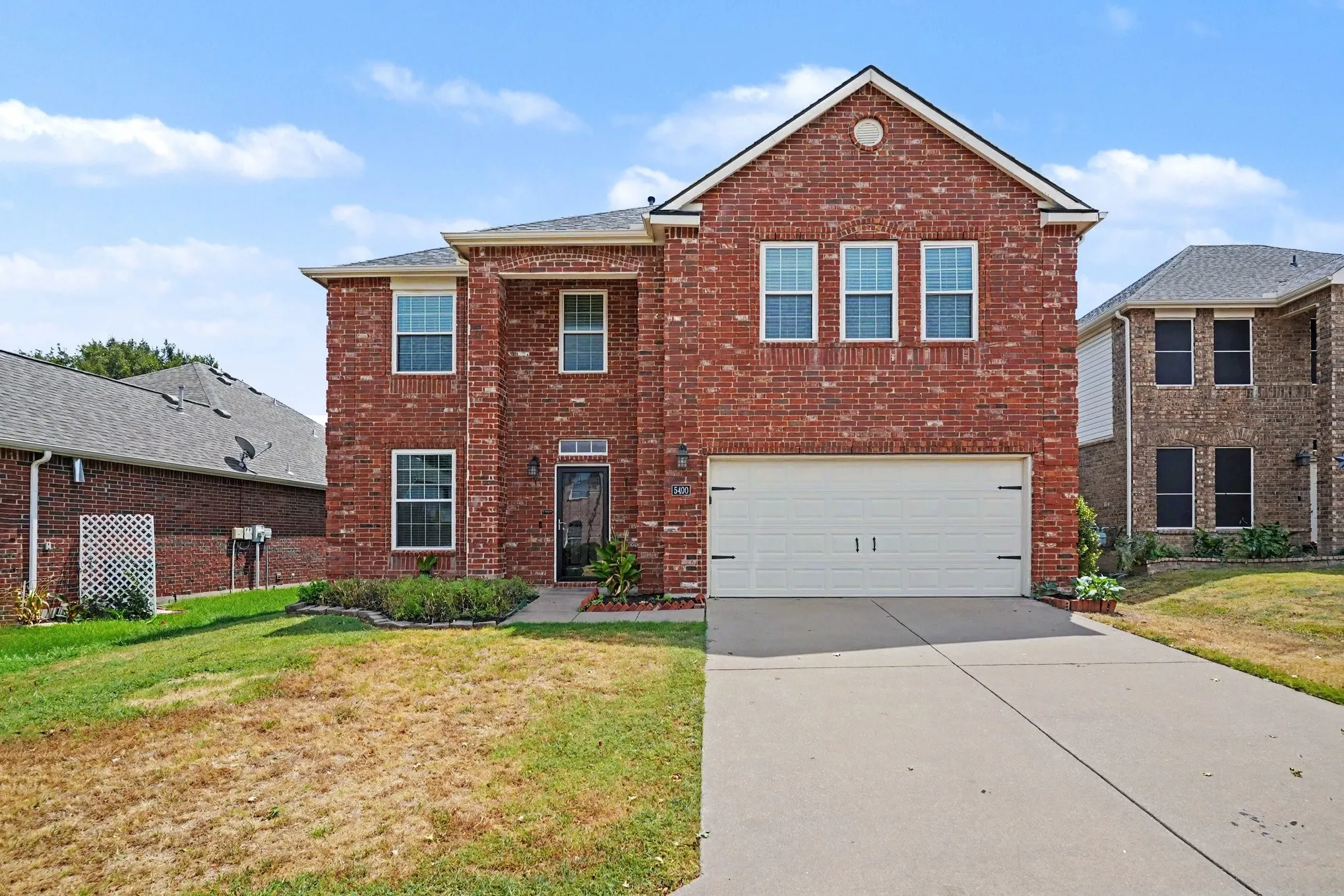 Single Family Residence For Sale in Tarrant County , 5400 Sonoma Drive, Fort Worth, Texas 76244, 4 Bedroom, 3 Bathroom, 2 Garage spaces, 2,496 Sqft, built in 2003, mls#21373018, Real Estate Agent in Fort Worth, Homes For Sale in Tarrant county, Homes For Sale in Fort Worth, Realtor in Fort Worth Texas, Real Estate Brokerage Independent Realty Texas, Luminita Cordes Realtor