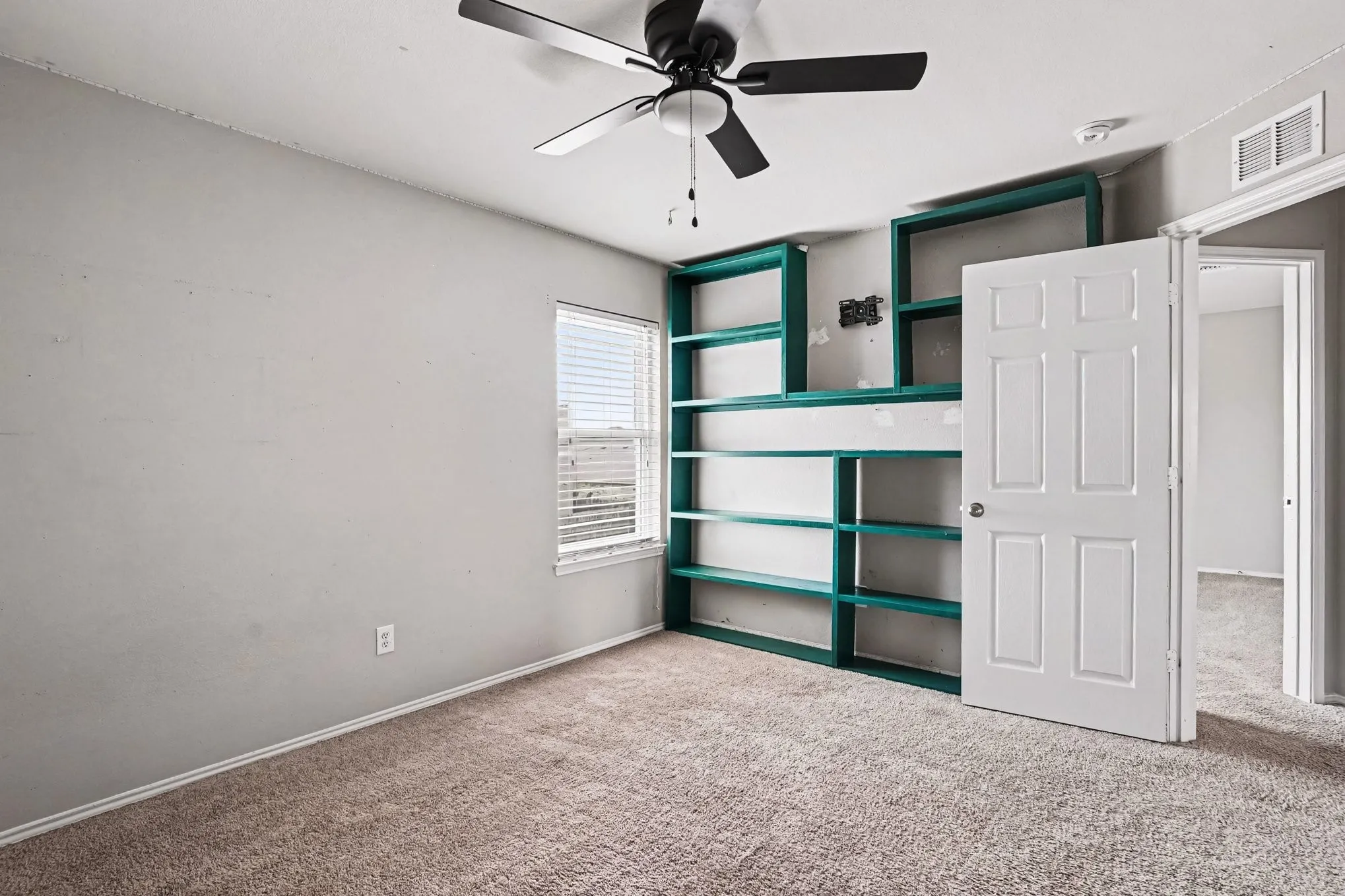 Single Family Residence For Sale in Tarrant County , 5400 Sonoma Drive, Fort Worth, Texas 76244, 4 Bedroom, 3 Bathroom, 2 Garage spaces, 2,496 Sqft, built in 2003, mls#21373018, Real Estate Agent in Fort Worth, Homes For Sale in Tarrant county, Homes For Sale in Fort Worth, Realtor in Fort Worth Texas, Real Estate Brokerage Independent Realty Texas, Luminita Cordes Realtor