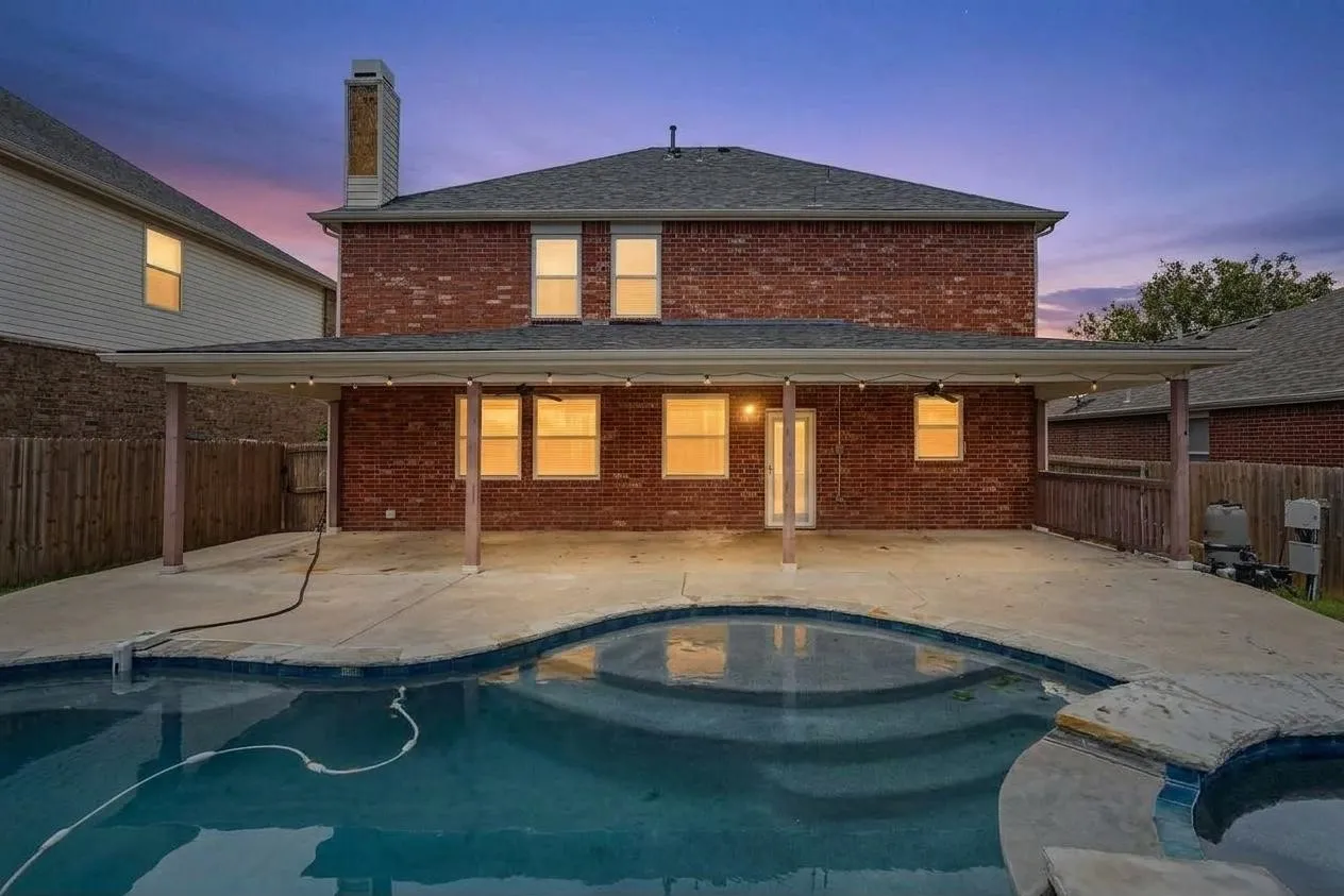 Single Family Residence For Sale in Tarrant County , 5400 Sonoma Drive, Fort Worth, Texas 76244, 4 Bedroom, 3 Bathroom, 2 Garage spaces, 2,496 Sqft, built in 2003, mls#21373018, Real Estate Agent in Fort Worth, Homes For Sale in Tarrant county, Homes For Sale in Fort Worth, Realtor in Fort Worth Texas, Real Estate Brokerage Independent Realty Texas, Luminita Cordes Realtor