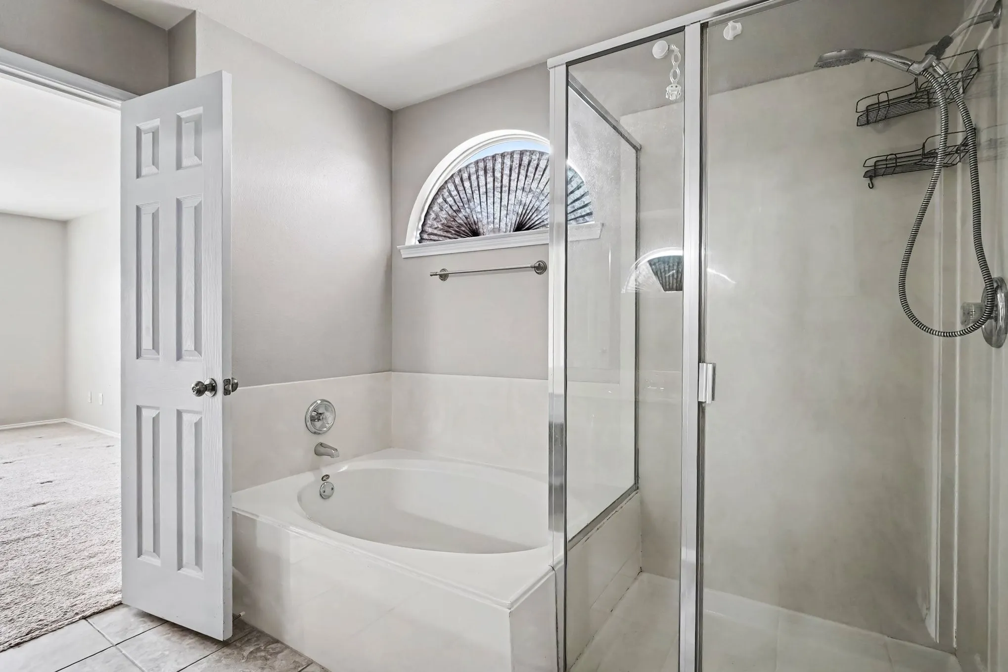 Single Family Residence For Sale in Tarrant County , 5400 Sonoma Drive, Fort Worth, Texas 76244, 4 Bedroom, 3 Bathroom, 2 Garage spaces, 2,496 Sqft, built in 2003, mls#21373018, Real Estate Agent in Fort Worth, Homes For Sale in Tarrant county, Homes For Sale in Fort Worth, Realtor in Fort Worth Texas, Real Estate Brokerage Independent Realty Texas, Luminita Cordes Realtor