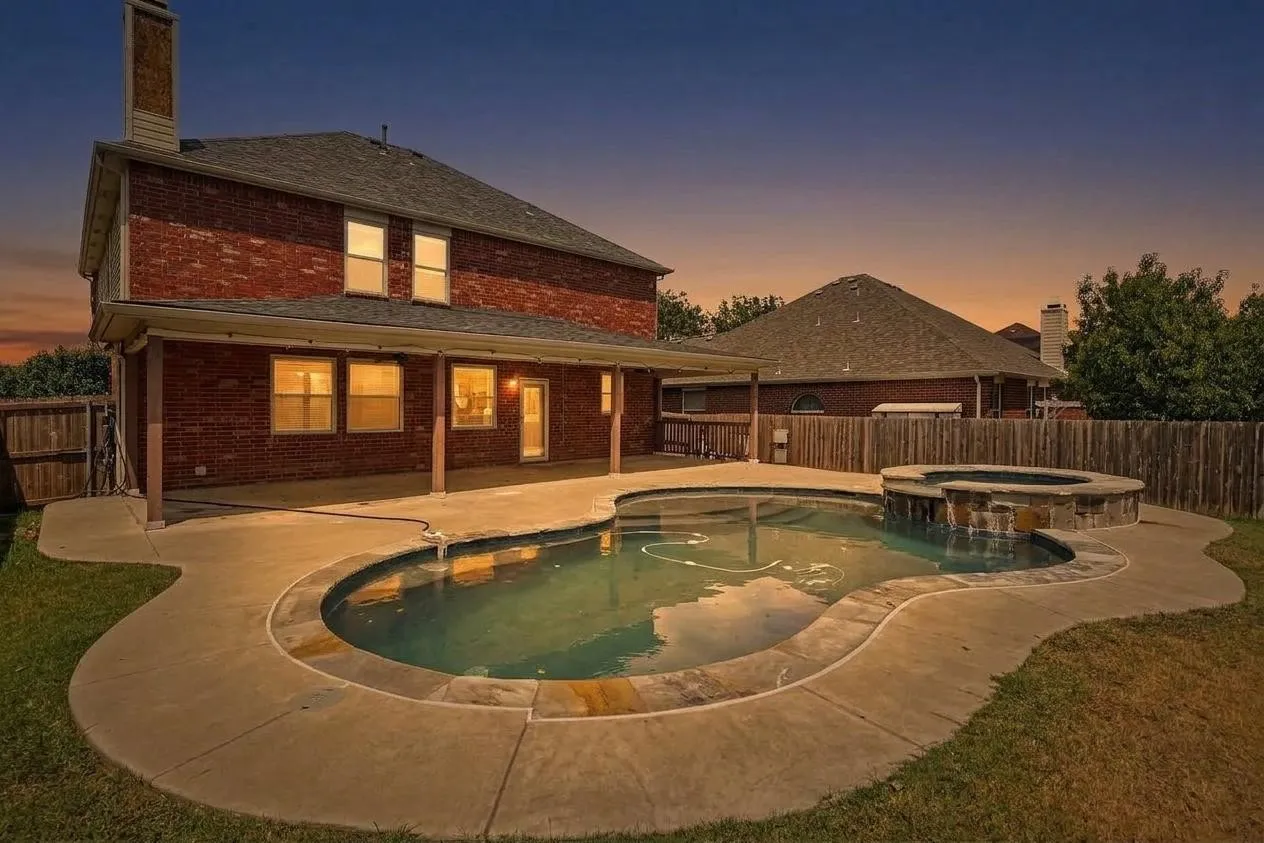 Single Family Residence For Sale in Tarrant County , 5400 Sonoma Drive, Fort Worth, Texas 76244, 4 Bedroom, 3 Bathroom, 2 Garage spaces, 2,496 Sqft, built in 2003, mls#21373018, Real Estate Agent in Fort Worth, Homes For Sale in Tarrant county, Homes For Sale in Fort Worth, Realtor in Fort Worth Texas, Real Estate Brokerage Independent Realty Texas, Luminita Cordes Realtor