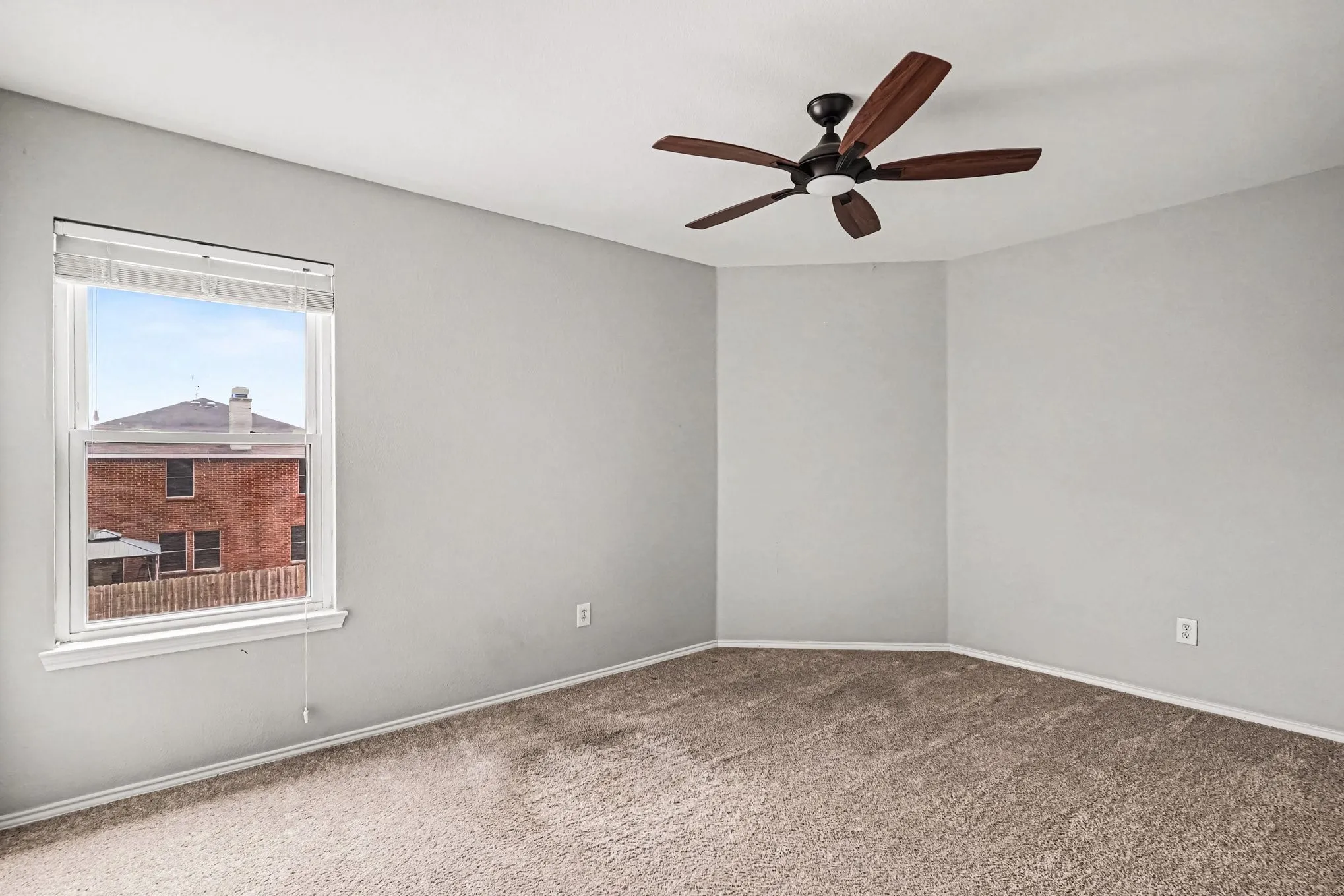 Single Family Residence For Sale in Tarrant County , 5400 Sonoma Drive, Fort Worth, Texas 76244, 4 Bedroom, 3 Bathroom, 2 Garage spaces, 2,496 Sqft, built in 2003, mls#21373018, Real Estate Agent in Fort Worth, Homes For Sale in Tarrant county, Homes For Sale in Fort Worth, Realtor in Fort Worth Texas, Real Estate Brokerage Independent Realty Texas, Luminita Cordes Realtor