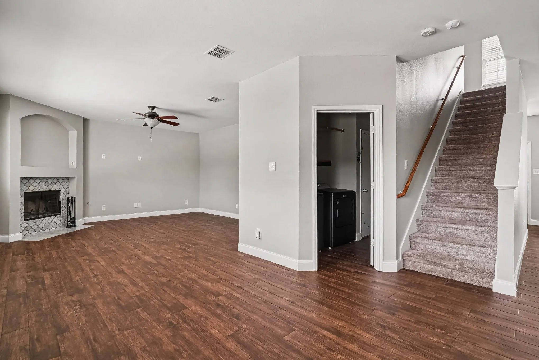 Single Family Residence For Sale in Tarrant County , 5400 Sonoma Drive, Fort Worth, Texas 76244, 4 Bedroom, 3 Bathroom, 2 Garage spaces, 2,496 Sqft, built in 2003, mls#21373018, Real Estate Agent in Fort Worth, Homes For Sale in Tarrant county, Homes For Sale in Fort Worth, Realtor in Fort Worth Texas, Real Estate Brokerage Independent Realty Texas, Luminita Cordes Realtor