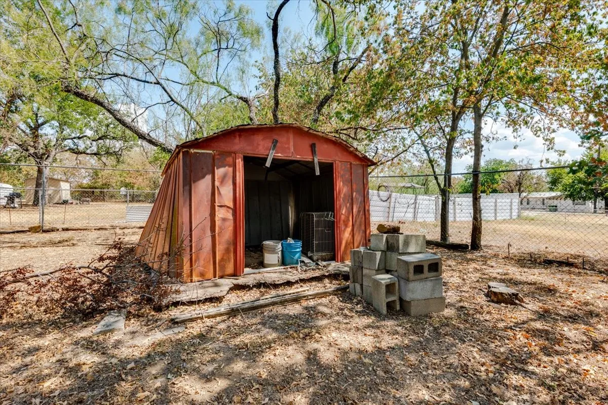 Manufactured Home For Sale in Palo Pinto County , 615 SW 20th Street, Mineral Wells, Texas 76067, 3 Bedroom, 2 Bathroom, Garage spaces, 1,216 Sqft, built in 1986, mls#21373604, Real Estate Agent in Mineral Wells, Homes For Sale in Palo Pinto county, Homes For Sale in Mineral Wells, Realtor in Mineral Wells Texas, Real Estate Brokerage Independent Realty Texas, Luminita Cordes Realtor