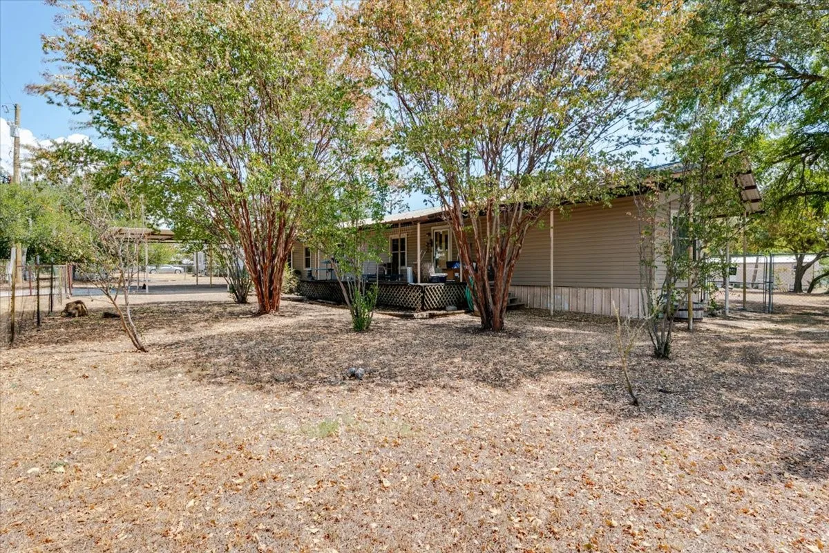 Manufactured Home For Sale in Palo Pinto County , 615 SW 20th Street, Mineral Wells, Texas 76067, 3 Bedroom, 2 Bathroom, Garage spaces, 1,216 Sqft, built in 1986, mls#21373604, Real Estate Agent in Mineral Wells, Homes For Sale in Palo Pinto county, Homes For Sale in Mineral Wells, Realtor in Mineral Wells Texas, Real Estate Brokerage Independent Realty Texas, Luminita Cordes Realtor