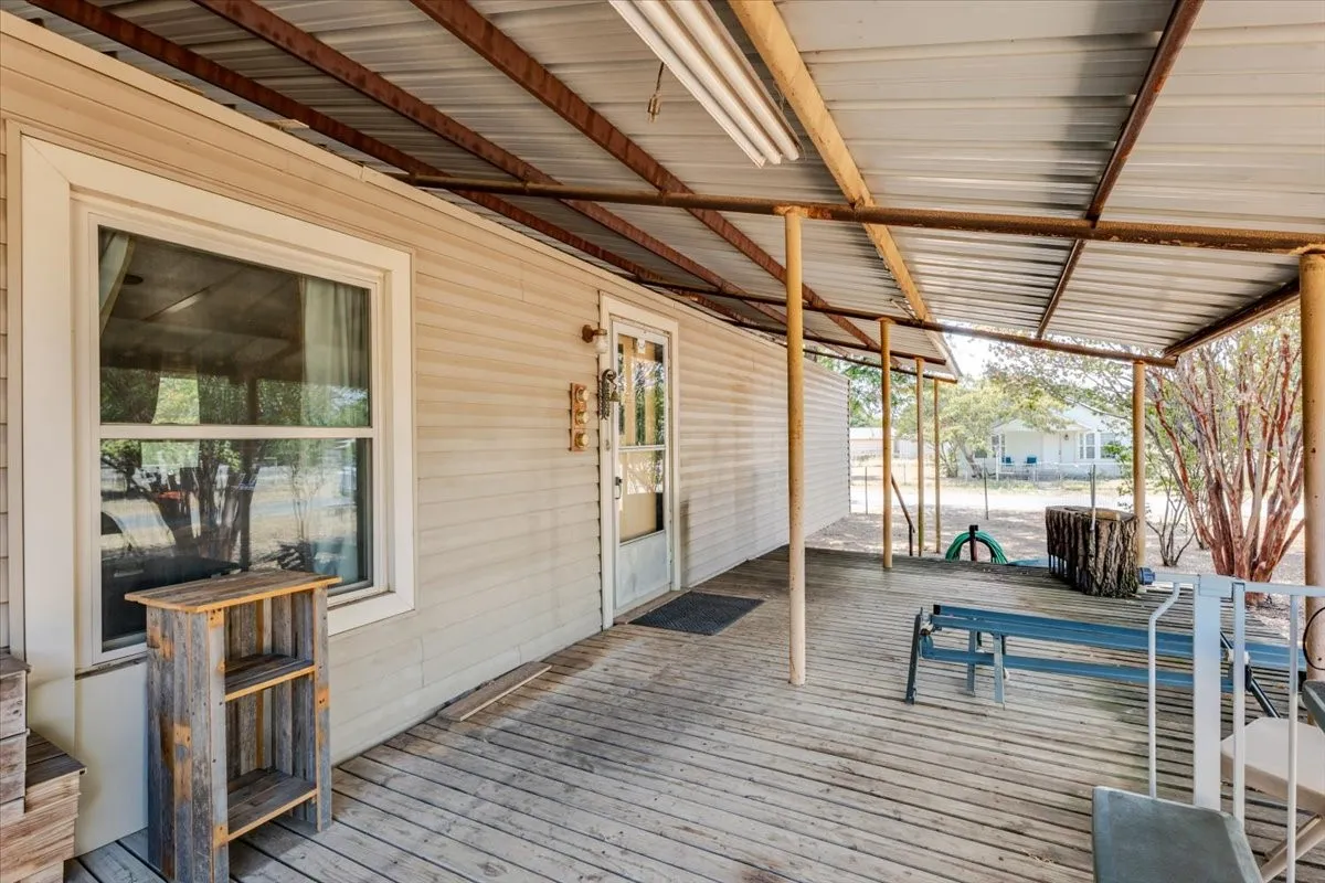 Manufactured Home For Sale in Palo Pinto County , 615 SW 20th Street, Mineral Wells, Texas 76067, 3 Bedroom, 2 Bathroom, Garage spaces, 1,216 Sqft, built in 1986, mls#21373604, Real Estate Agent in Mineral Wells, Homes For Sale in Palo Pinto county, Homes For Sale in Mineral Wells, Realtor in Mineral Wells Texas, Real Estate Brokerage Independent Realty Texas, Luminita Cordes Realtor