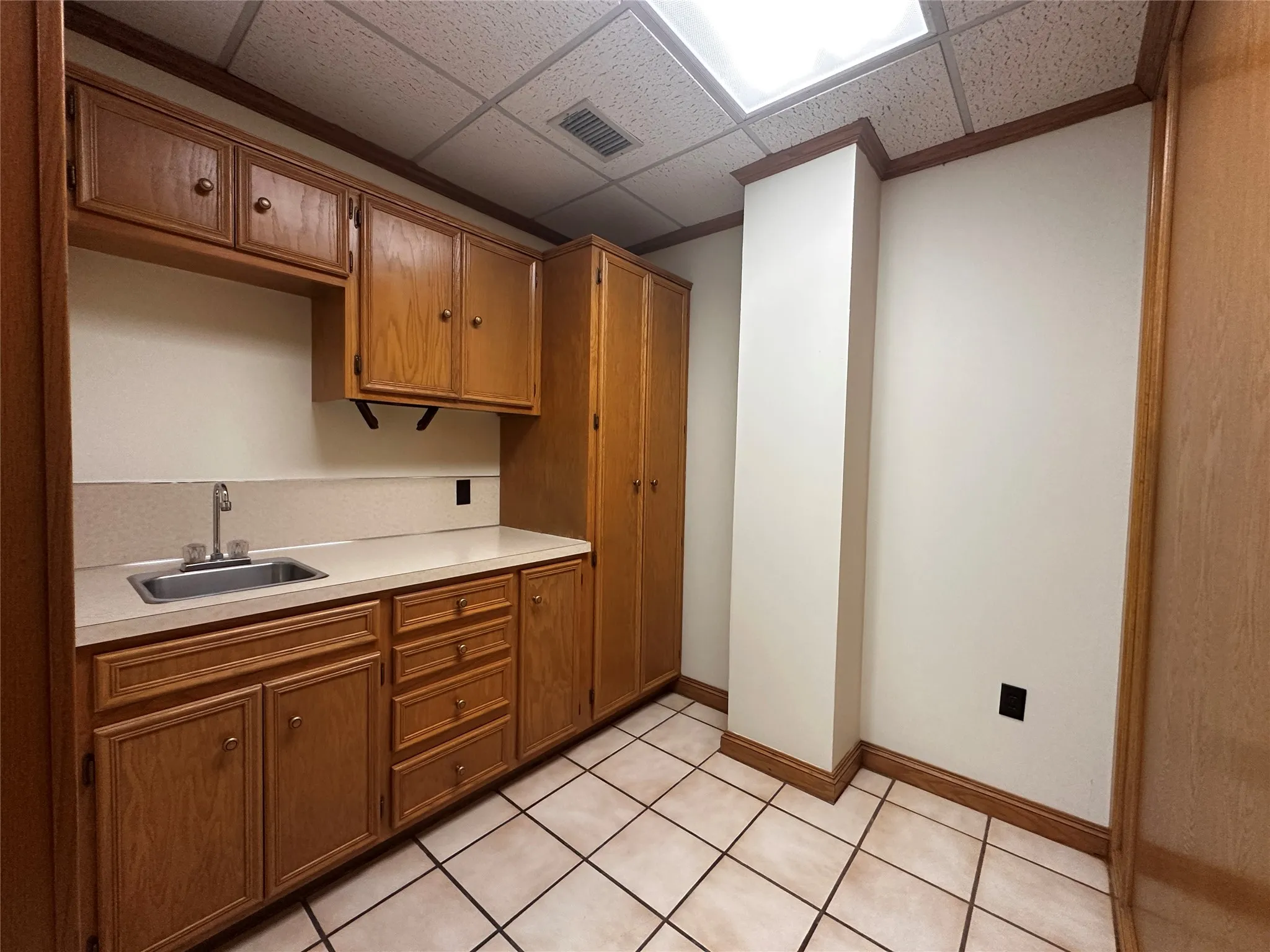 Office For Sale in Taylor County , 2702 Shepherd Street, Abilene, Texas 79605, 0, 0, Garage spaces, 0 Sqft, built in 1975, mls#21373617, Real Estate Agent in Abilene, Homes For Sale in Taylor county, Homes For Sale in Abilene, Realtor in Abilene Texas, Real Estate Brokerage Independent Realty Texas, Luminita Cordes Realtor