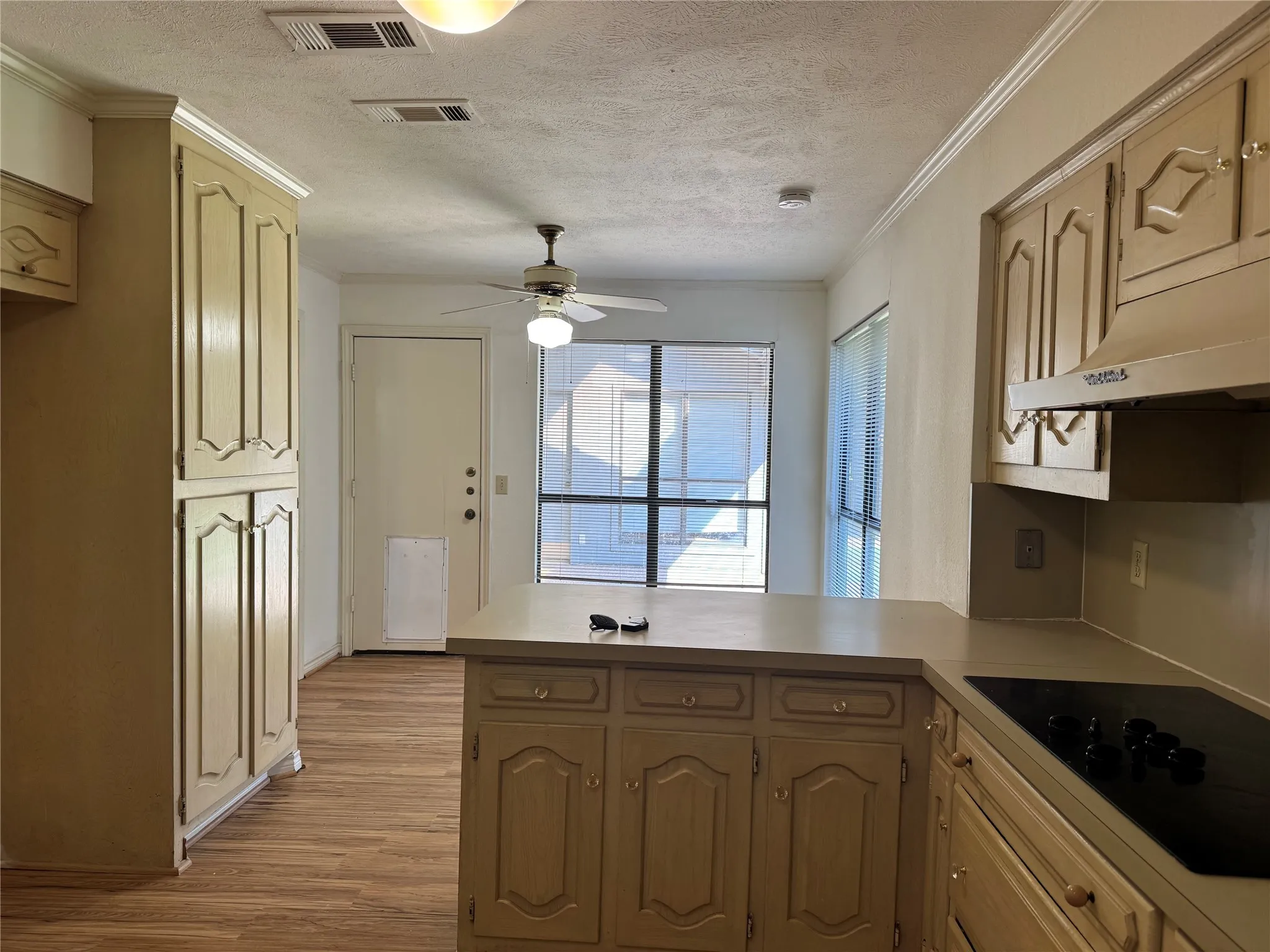 Single Family Residence For Rent in Dallas County , 2414 VALLEY, Richardson, Texas 75080, 3 Bedroom, 2 Bathroom, 2 Garage spaces, 2,043 Sqft, built in 1980, mls#21373620, Real Estate Agent in Richardson, Homes For Rent in Dallas county, Homes For Rent in Richardson, Realtor in Richardson Texas, Real Estate Brokerage Independent Realty Texas, Luminita Cordes Realtor