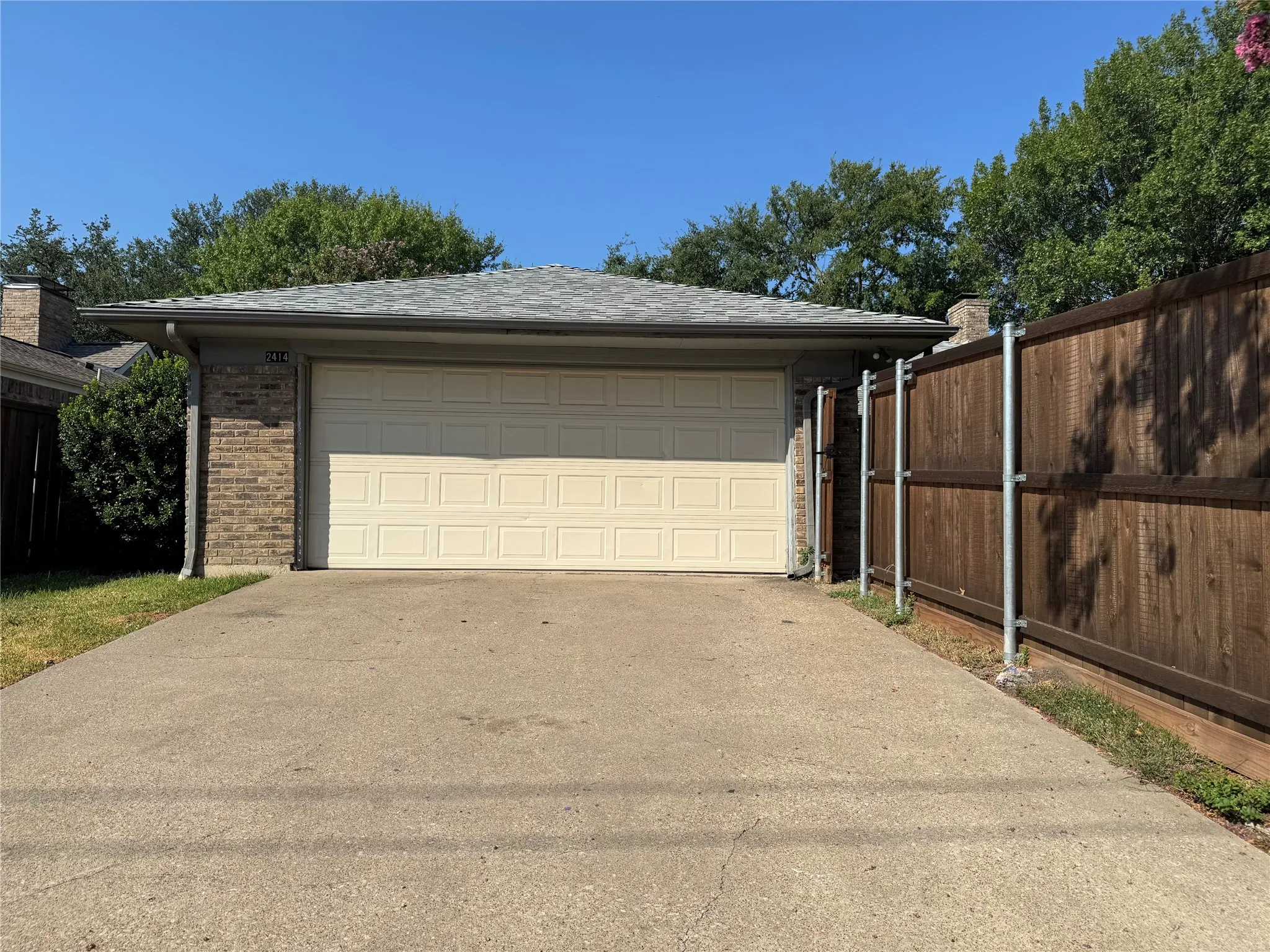Single Family Residence For Rent in Dallas County , 2414 VALLEY, Richardson, Texas 75080, 3 Bedroom, 2 Bathroom, 2 Garage spaces, 2,043 Sqft, built in 1980, mls#21373620, Real Estate Agent in Richardson, Homes For Rent in Dallas county, Homes For Rent in Richardson, Realtor in Richardson Texas, Real Estate Brokerage Independent Realty Texas, Luminita Cordes Realtor