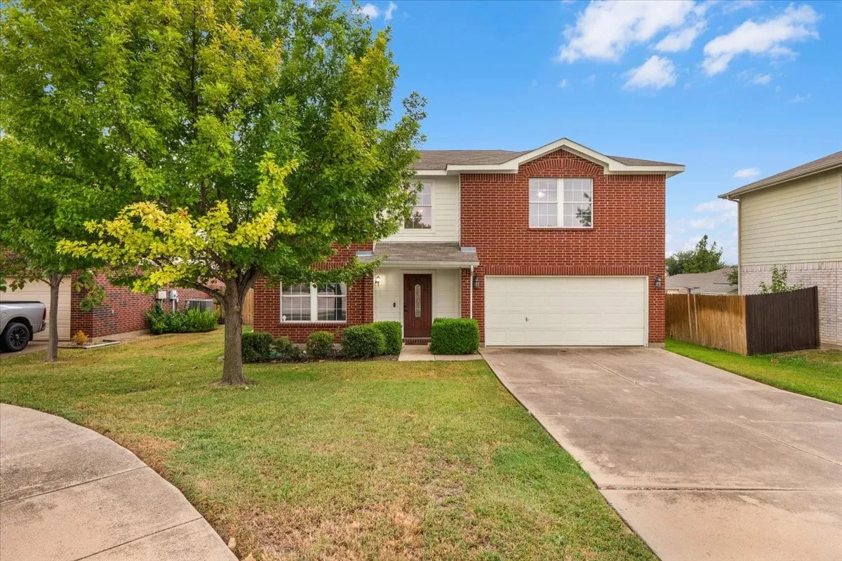 Single Family Residence For Sale in Tarrant County , 4120 Milestone Court, Fort Worth, Texas 76244, 4 Bedroom, 3 Bathroom, 2 Garage spaces, 2,596 Sqft, built in 2003, mls#21373411, Real Estate Agent in Fort Worth, Homes For Sale in Tarrant county, Homes For Sale in Fort Worth, Realtor in Fort Worth Texas, Real Estate Brokerage Independent Realty Texas, Luminita Cordes Realtor