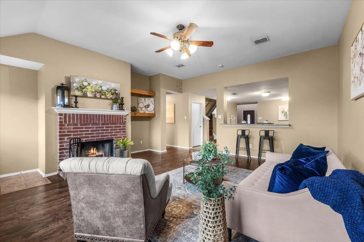 Single Family Residence For Sale in Tarrant County , 4120 Milestone Court, Fort Worth, Texas 76244, 4 Bedroom, 3 Bathroom, 2 Garage spaces, 2,596 Sqft, built in 2003, mls#21373411, Real Estate Agent in Fort Worth, Homes For Sale in Tarrant county, Homes For Sale in Fort Worth, Realtor in Fort Worth Texas, Real Estate Brokerage Independent Realty Texas, Luminita Cordes Realtor