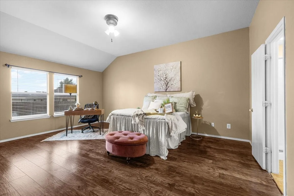 Single Family Residence For Sale in Tarrant County , 4120 Milestone Court, Fort Worth, Texas 76244, 4 Bedroom, 3 Bathroom, 2 Garage spaces, 2,596 Sqft, built in 2003, mls#21373411, Real Estate Agent in Fort Worth, Homes For Sale in Tarrant county, Homes For Sale in Fort Worth, Realtor in Fort Worth Texas, Real Estate Brokerage Independent Realty Texas, Luminita Cordes Realtor