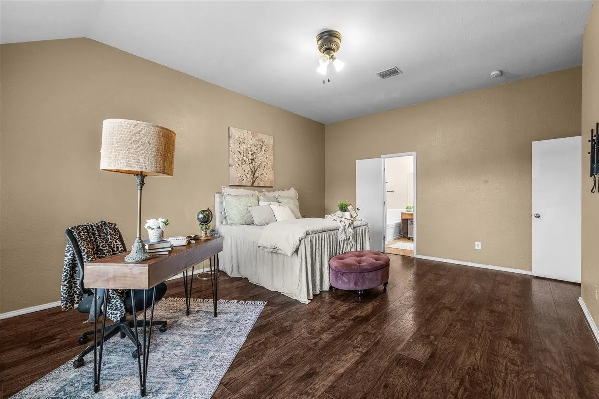 Single Family Residence For Sale in Tarrant County , 4120 Milestone Court, Fort Worth, Texas 76244, 4 Bedroom, 3 Bathroom, 2 Garage spaces, 2,596 Sqft, built in 2003, mls#21373411, Real Estate Agent in Fort Worth, Homes For Sale in Tarrant county, Homes For Sale in Fort Worth, Realtor in Fort Worth Texas, Real Estate Brokerage Independent Realty Texas, Luminita Cordes Realtor