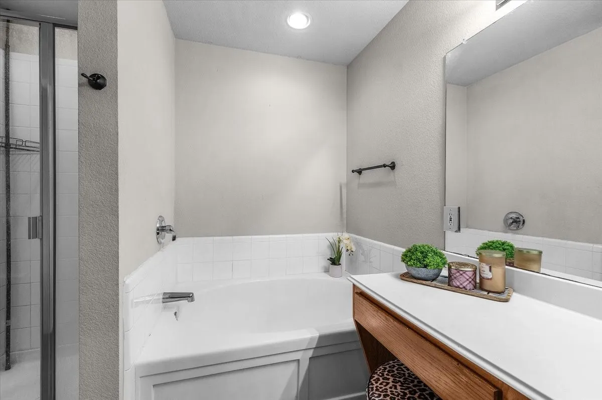 Single Family Residence For Sale in Tarrant County , 4120 Milestone Court, Fort Worth, Texas 76244, 4 Bedroom, 3 Bathroom, 2 Garage spaces, 2,596 Sqft, built in 2003, mls#21373411, Real Estate Agent in Fort Worth, Homes For Sale in Tarrant county, Homes For Sale in Fort Worth, Realtor in Fort Worth Texas, Real Estate Brokerage Independent Realty Texas, Luminita Cordes Realtor