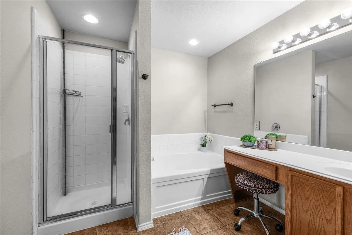 Single Family Residence For Sale in Tarrant County , 4120 Milestone Court, Fort Worth, Texas 76244, 4 Bedroom, 3 Bathroom, 2 Garage spaces, 2,596 Sqft, built in 2003, mls#21373411, Real Estate Agent in Fort Worth, Homes For Sale in Tarrant county, Homes For Sale in Fort Worth, Realtor in Fort Worth Texas, Real Estate Brokerage Independent Realty Texas, Luminita Cordes Realtor