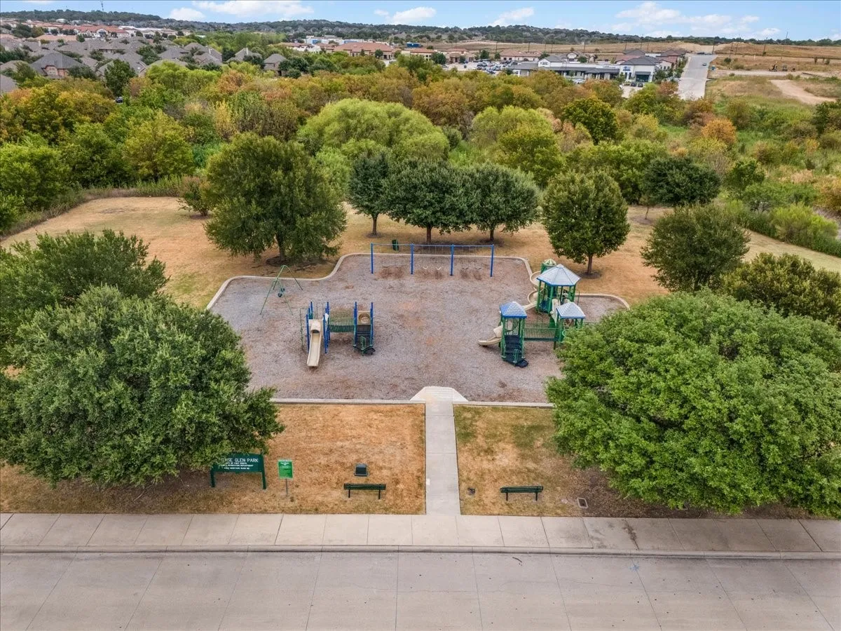 Single Family Residence For Sale in Tarrant County , 4120 Milestone Court, Fort Worth, Texas 76244, 4 Bedroom, 3 Bathroom, 2 Garage spaces, 2,596 Sqft, built in 2003, mls#21373411, Real Estate Agent in Fort Worth, Homes For Sale in Tarrant county, Homes For Sale in Fort Worth, Realtor in Fort Worth Texas, Real Estate Brokerage Independent Realty Texas, Luminita Cordes Realtor