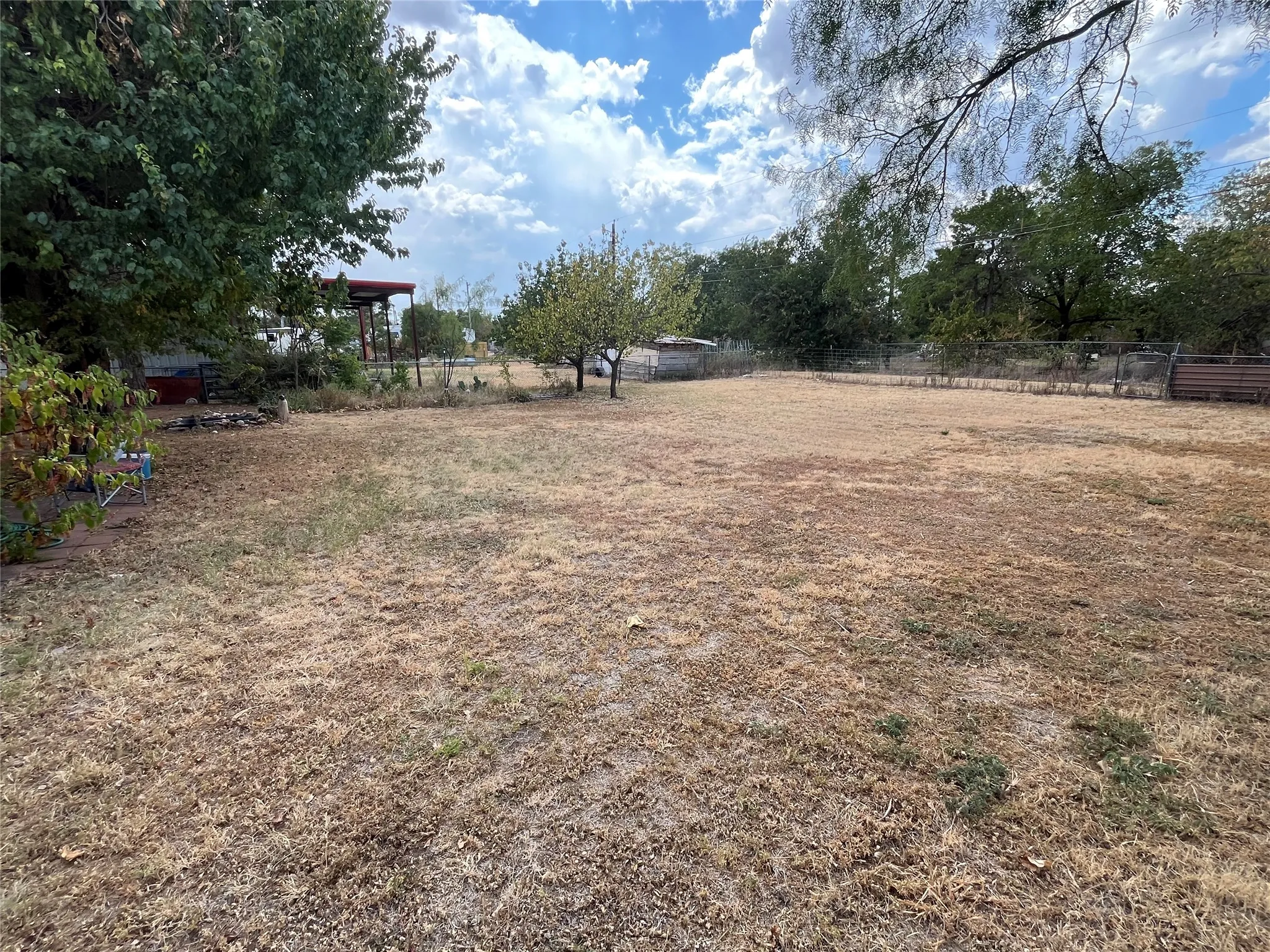 Single Family Residence For Sale in Callahan County , 541 E 3rd Street, Baird, Texas 79504, 2 Bedroom, 2 Bathroom, Garage spaces, 1,358 Sqft, built in 1950, mls#21368955, Real Estate Agent in Baird, Homes For Sale in Callahan county, Homes For Sale in Baird, Realtor in Baird Texas, Real Estate Brokerage Independent Realty Texas, Luminita Cordes Realtor