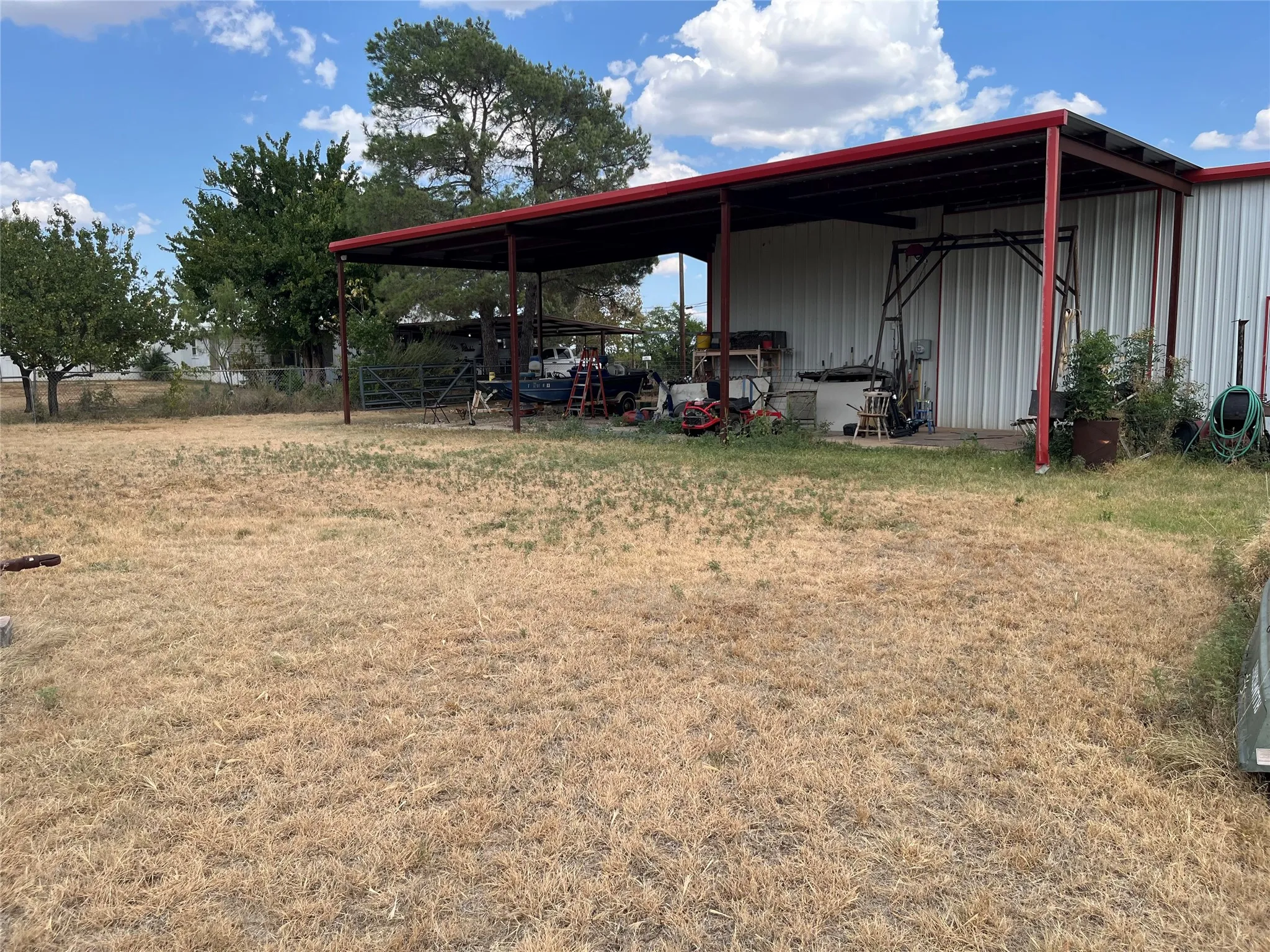 Single Family Residence For Sale in Callahan County , 541 E 3rd Street, Baird, Texas 79504, 2 Bedroom, 2 Bathroom, Garage spaces, 1,358 Sqft, built in 1950, mls#21368955, Real Estate Agent in Baird, Homes For Sale in Callahan county, Homes For Sale in Baird, Realtor in Baird Texas, Real Estate Brokerage Independent Realty Texas, Luminita Cordes Realtor