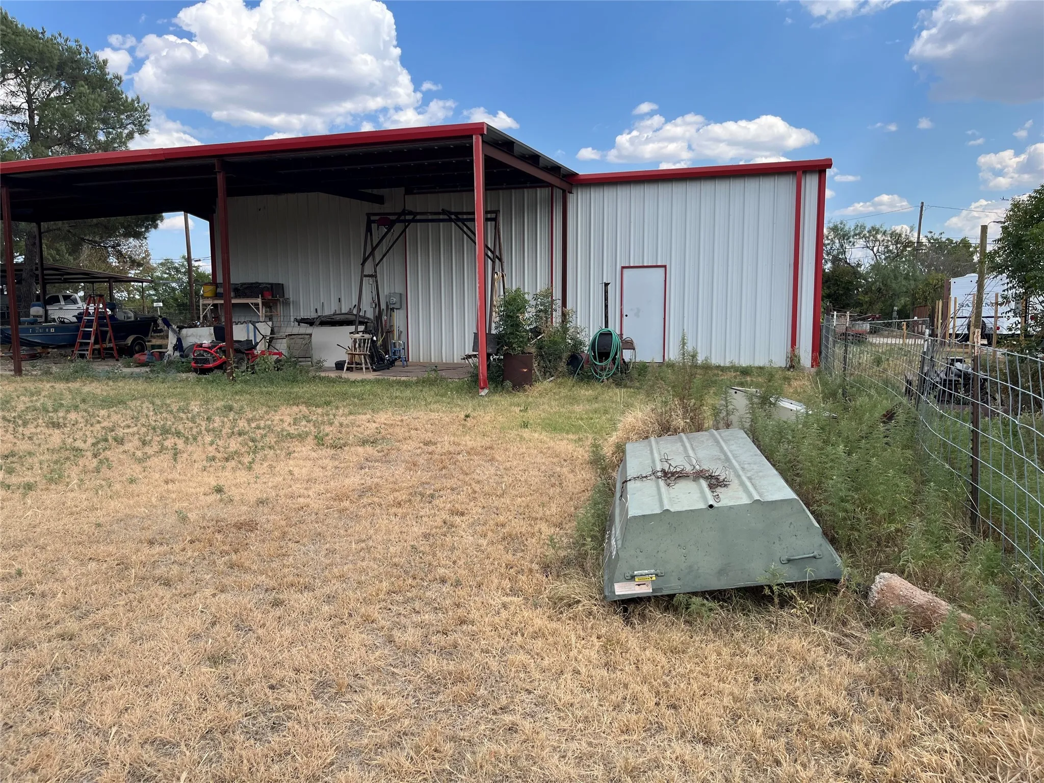 Single Family Residence For Sale in Callahan County , 541 E 3rd Street, Baird, Texas 79504, 2 Bedroom, 2 Bathroom, Garage spaces, 1,358 Sqft, built in 1950, mls#21368955, Real Estate Agent in Baird, Homes For Sale in Callahan county, Homes For Sale in Baird, Realtor in Baird Texas, Real Estate Brokerage Independent Realty Texas, Luminita Cordes Realtor