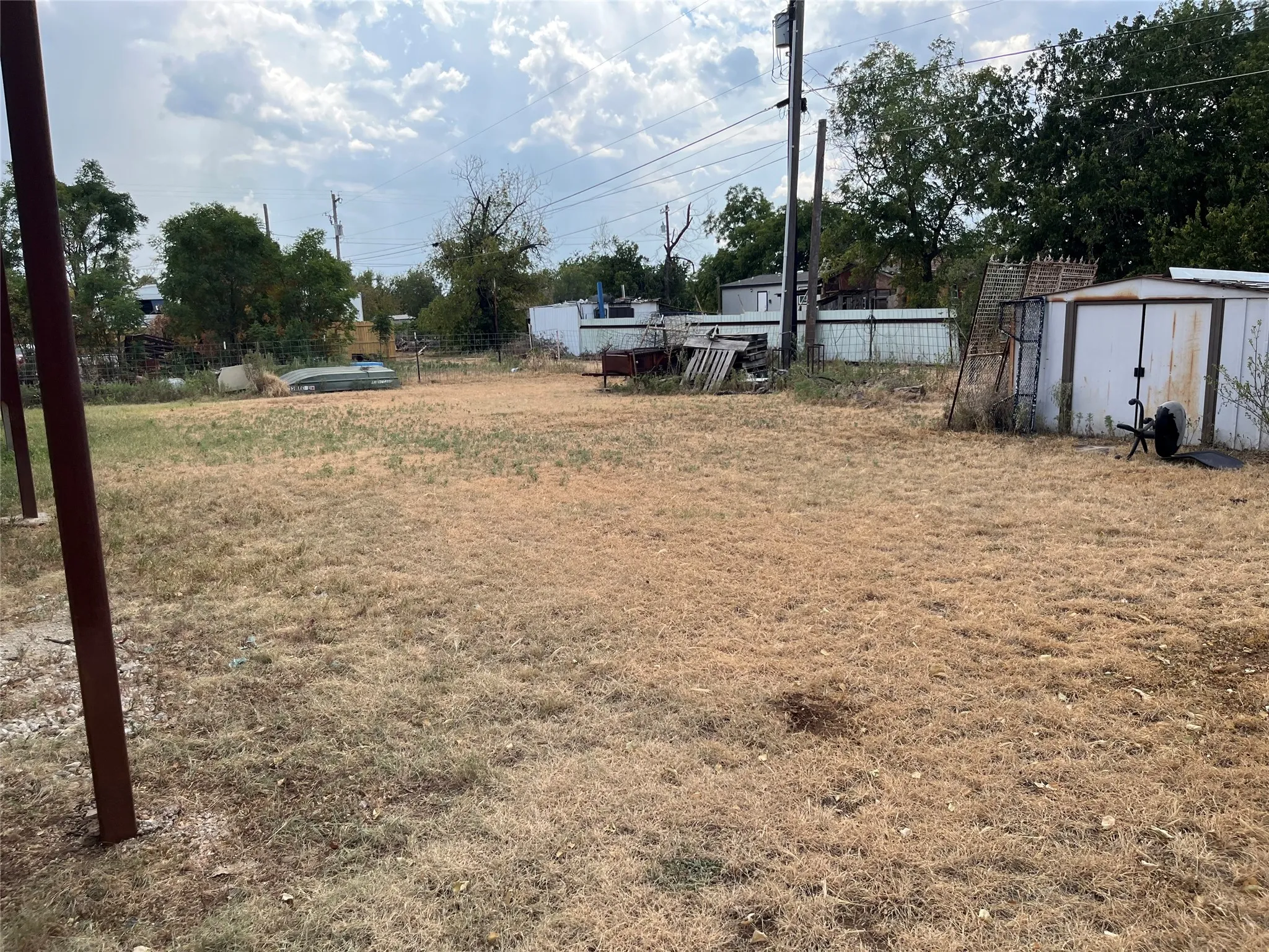 Single Family Residence For Sale in Callahan County , 541 E 3rd Street, Baird, Texas 79504, 2 Bedroom, 2 Bathroom, Garage spaces, 1,358 Sqft, built in 1950, mls#21368955, Real Estate Agent in Baird, Homes For Sale in Callahan county, Homes For Sale in Baird, Realtor in Baird Texas, Real Estate Brokerage Independent Realty Texas, Luminita Cordes Realtor