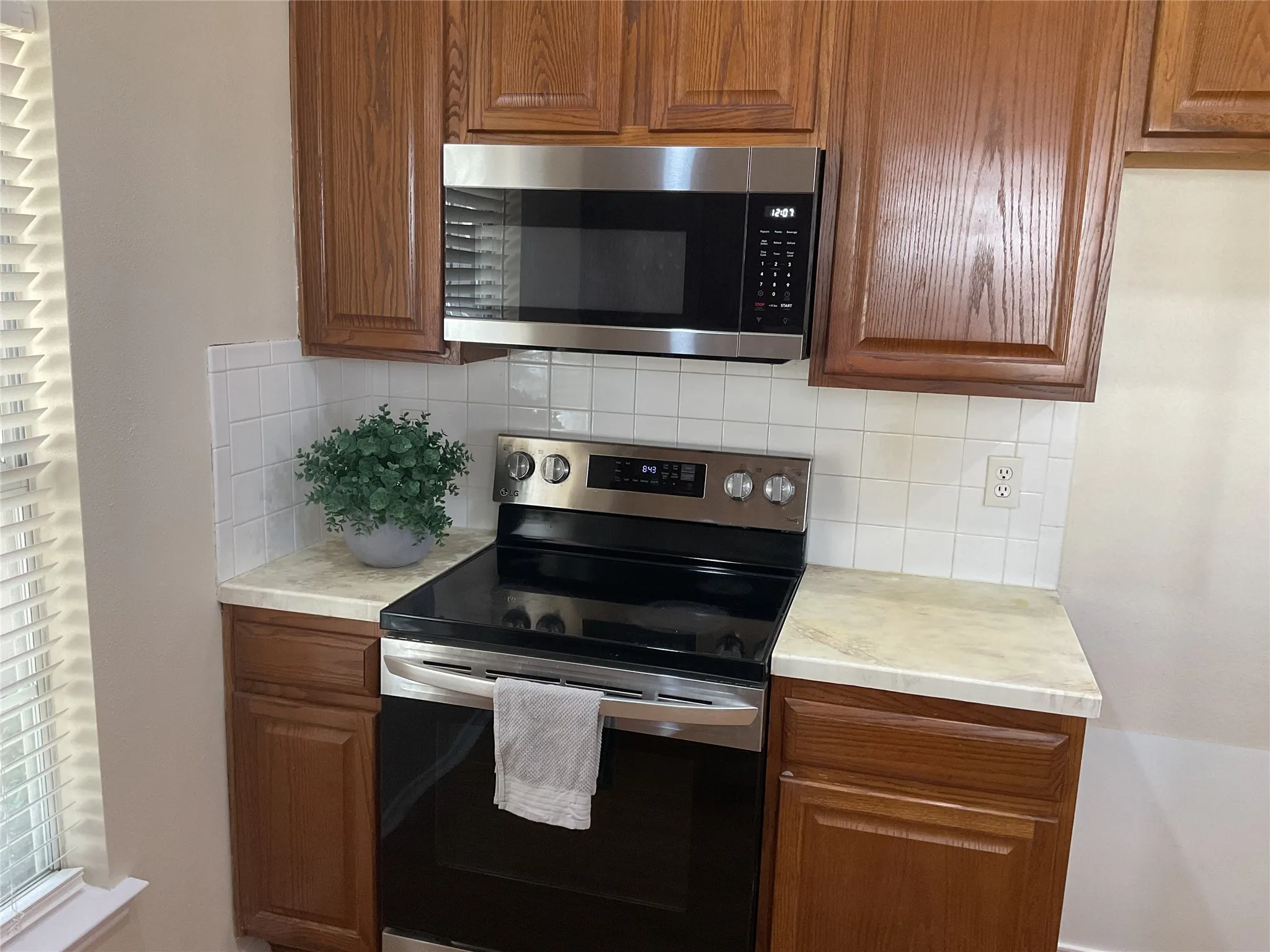 new microwave and wifi enabled range.