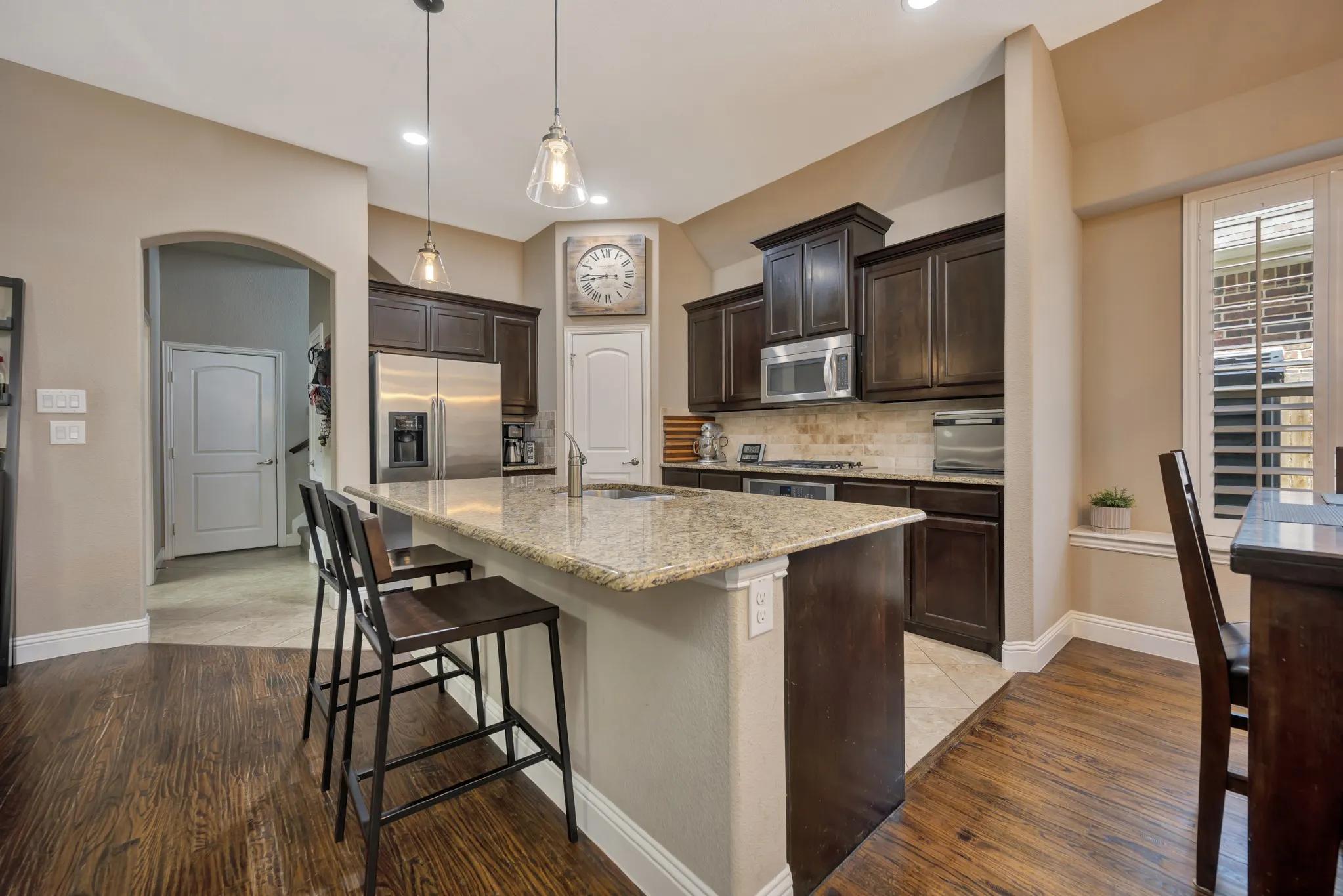 Single Family Residence For Sale in Tarrant County , 6956 Finch Drive, North Richland Hills, Texas 76182, 3 Bedroom, 3 Bathroom, 2 Garage spaces, 2,424 Sqft, built in 2012, mls#21373400, Real Estate Agent in North Richland Hills, Homes For Sale in Tarrant county, Homes For Sale in North Richland Hills, Realtor in North Richland Hills Texas, Real Estate Brokerage Independent Realty Texas, Luminita Cordes Realtor