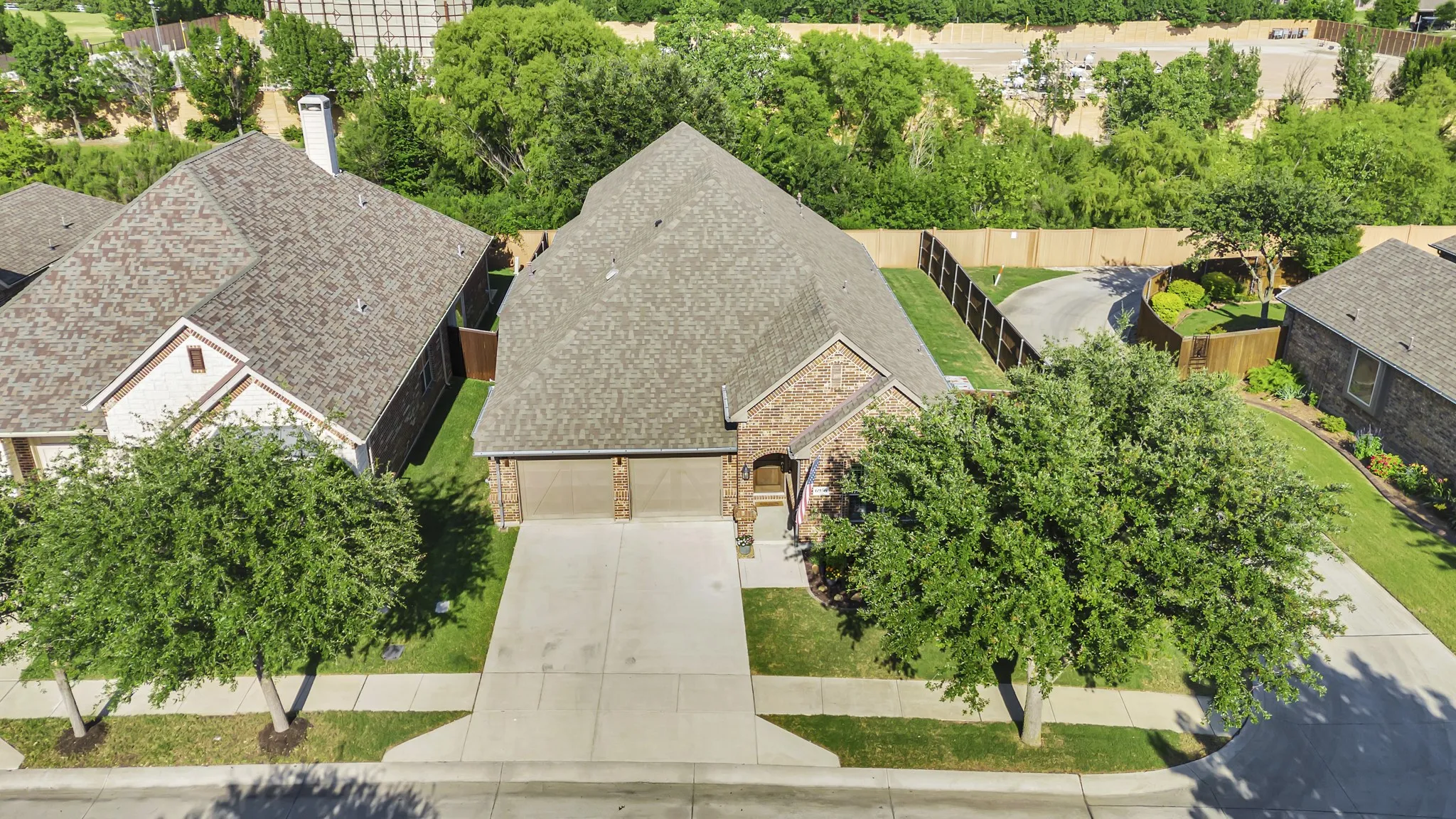 Single Family Residence For Sale in Tarrant County , 6956 Finch Drive, North Richland Hills, Texas 76182, 3 Bedroom, 3 Bathroom, 2 Garage spaces, 2,424 Sqft, built in 2012, mls#21373400, Real Estate Agent in North Richland Hills, Homes For Sale in Tarrant county, Homes For Sale in North Richland Hills, Realtor in North Richland Hills Texas, Real Estate Brokerage Independent Realty Texas, Luminita Cordes Realtor