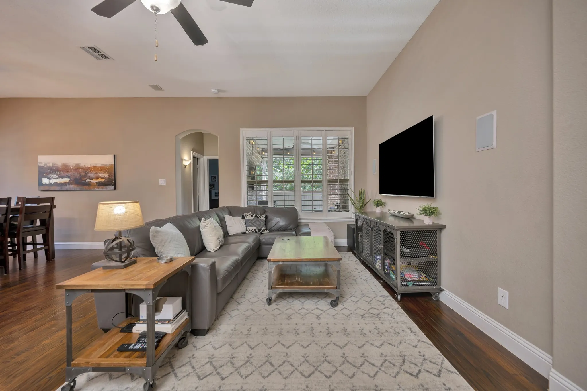 Single Family Residence For Sale in Tarrant County , 6956 Finch Drive, North Richland Hills, Texas 76182, 3 Bedroom, 3 Bathroom, 2 Garage spaces, 2,424 Sqft, built in 2012, mls#21373400, Real Estate Agent in North Richland Hills, Homes For Sale in Tarrant county, Homes For Sale in North Richland Hills, Realtor in North Richland Hills Texas, Real Estate Brokerage Independent Realty Texas, Luminita Cordes Realtor