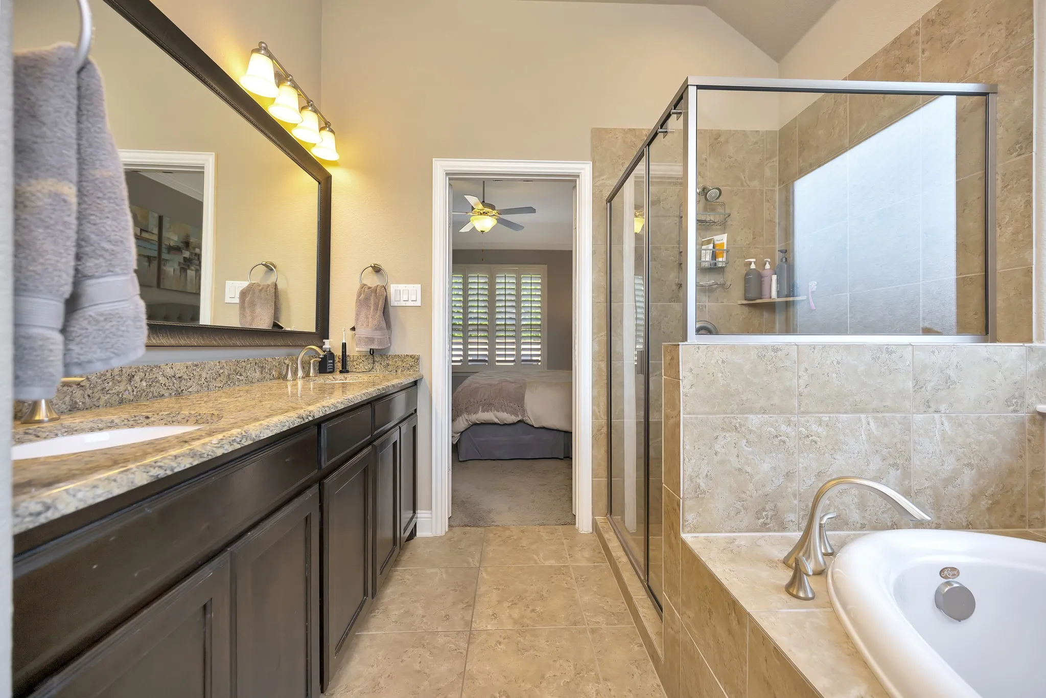 Single Family Residence For Sale in Tarrant County , 6956 Finch Drive, North Richland Hills, Texas 76182, 3 Bedroom, 3 Bathroom, 2 Garage spaces, 2,424 Sqft, built in 2012, mls#21373400, Real Estate Agent in North Richland Hills, Homes For Sale in Tarrant county, Homes For Sale in North Richland Hills, Realtor in North Richland Hills Texas, Real Estate Brokerage Independent Realty Texas, Luminita Cordes Realtor