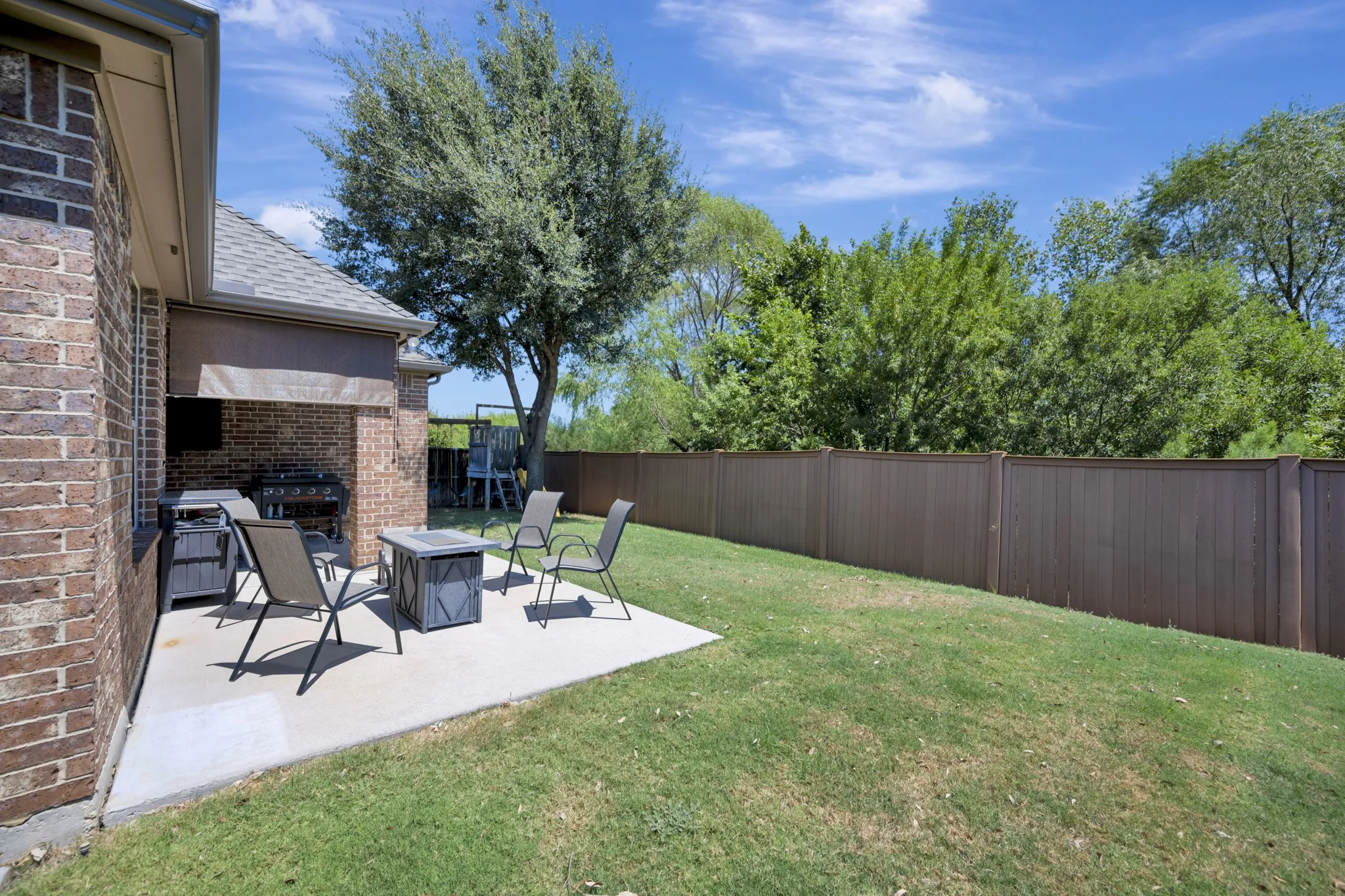 Single Family Residence For Sale in Tarrant County , 6956 Finch Drive, North Richland Hills, Texas 76182, 3 Bedroom, 3 Bathroom, 2 Garage spaces, 2,424 Sqft, built in 2012, mls#21373400, Real Estate Agent in North Richland Hills, Homes For Sale in Tarrant county, Homes For Sale in North Richland Hills, Realtor in North Richland Hills Texas, Real Estate Brokerage Independent Realty Texas, Luminita Cordes Realtor