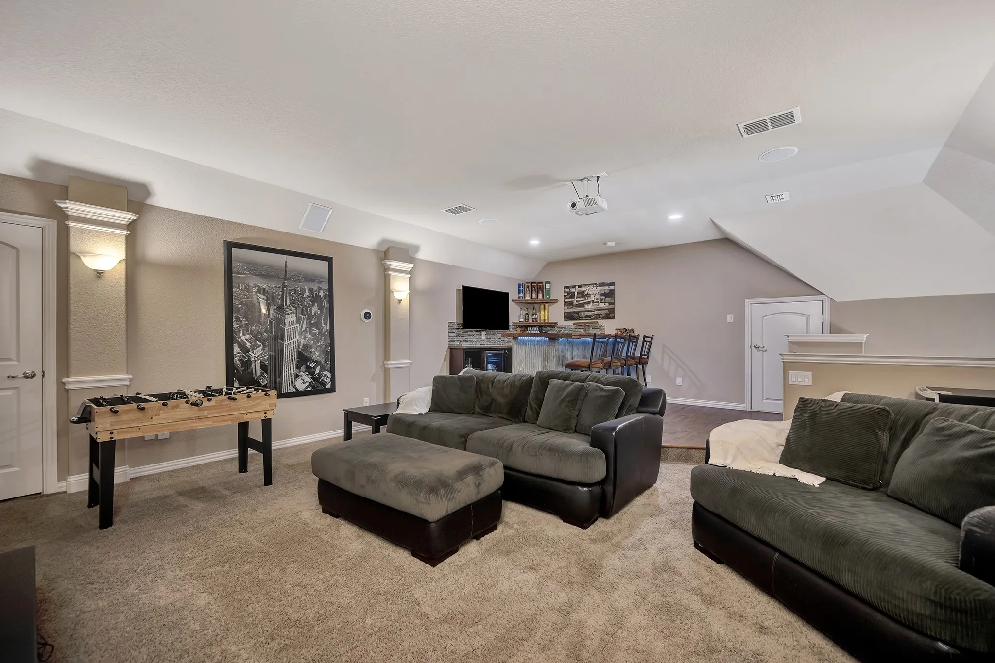 Single Family Residence For Sale in Tarrant County , 6956 Finch Drive, North Richland Hills, Texas 76182, 3 Bedroom, 3 Bathroom, 2 Garage spaces, 2,424 Sqft, built in 2012, mls#21373400, Real Estate Agent in North Richland Hills, Homes For Sale in Tarrant county, Homes For Sale in North Richland Hills, Realtor in North Richland Hills Texas, Real Estate Brokerage Independent Realty Texas, Luminita Cordes Realtor