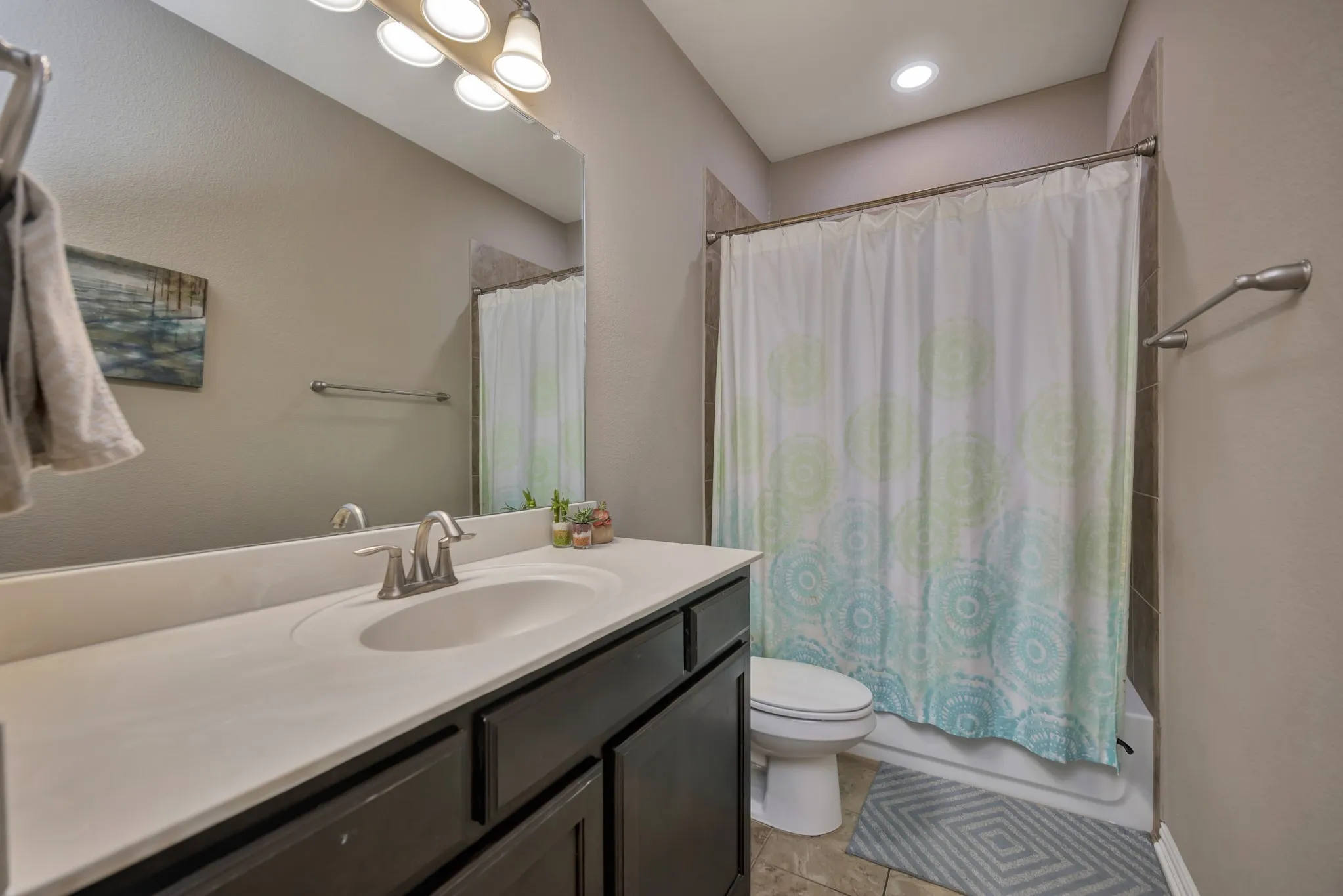 Single Family Residence For Sale in Tarrant County , 6956 Finch Drive, North Richland Hills, Texas 76182, 3 Bedroom, 3 Bathroom, 2 Garage spaces, 2,424 Sqft, built in 2012, mls#21373400, Real Estate Agent in North Richland Hills, Homes For Sale in Tarrant county, Homes For Sale in North Richland Hills, Realtor in North Richland Hills Texas, Real Estate Brokerage Independent Realty Texas, Luminita Cordes Realtor
