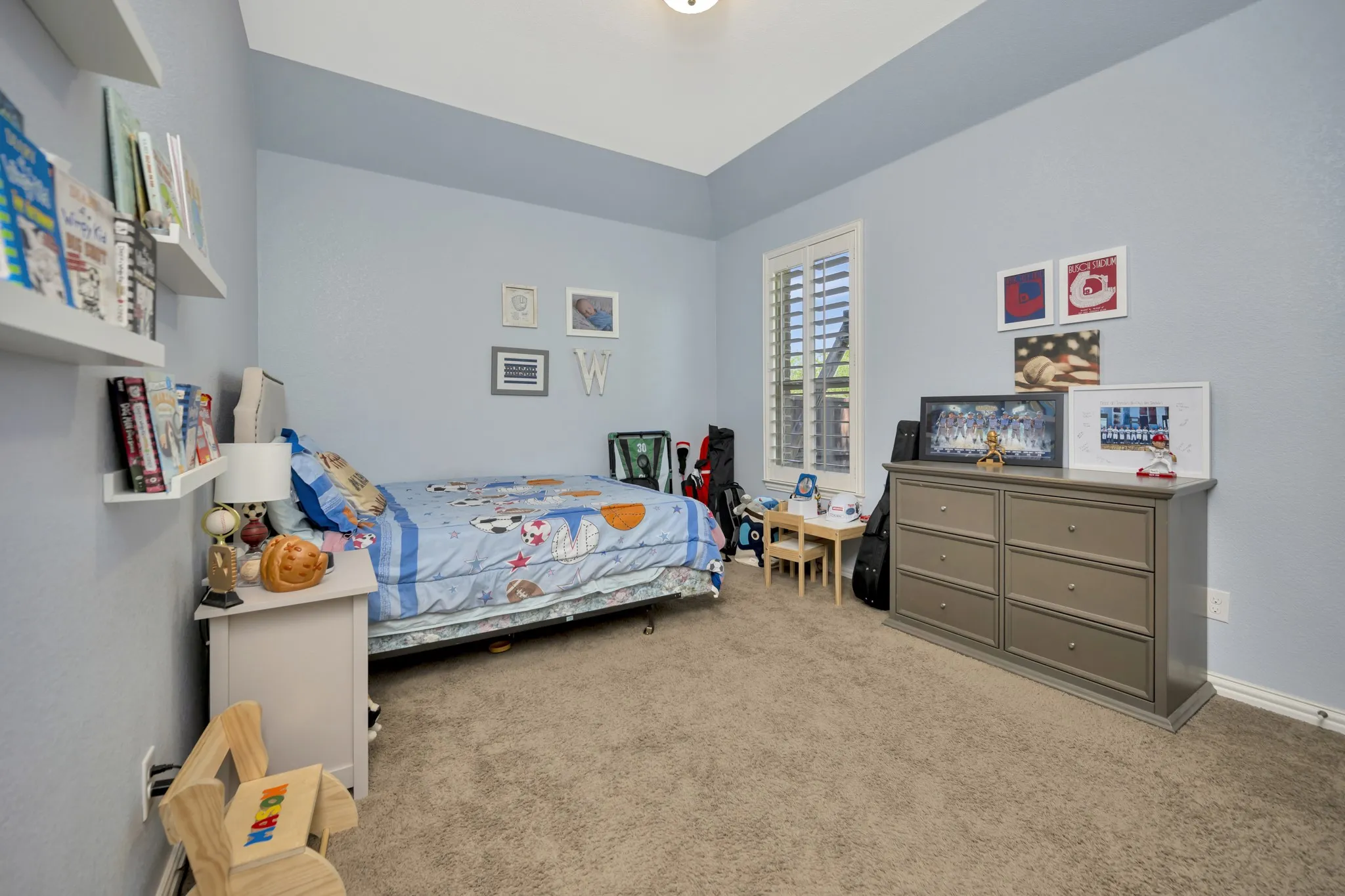 Single Family Residence For Sale in Tarrant County , 6956 Finch Drive, North Richland Hills, Texas 76182, 3 Bedroom, 3 Bathroom, 2 Garage spaces, 2,424 Sqft, built in 2012, mls#21373400, Real Estate Agent in North Richland Hills, Homes For Sale in Tarrant county, Homes For Sale in North Richland Hills, Realtor in North Richland Hills Texas, Real Estate Brokerage Independent Realty Texas, Luminita Cordes Realtor